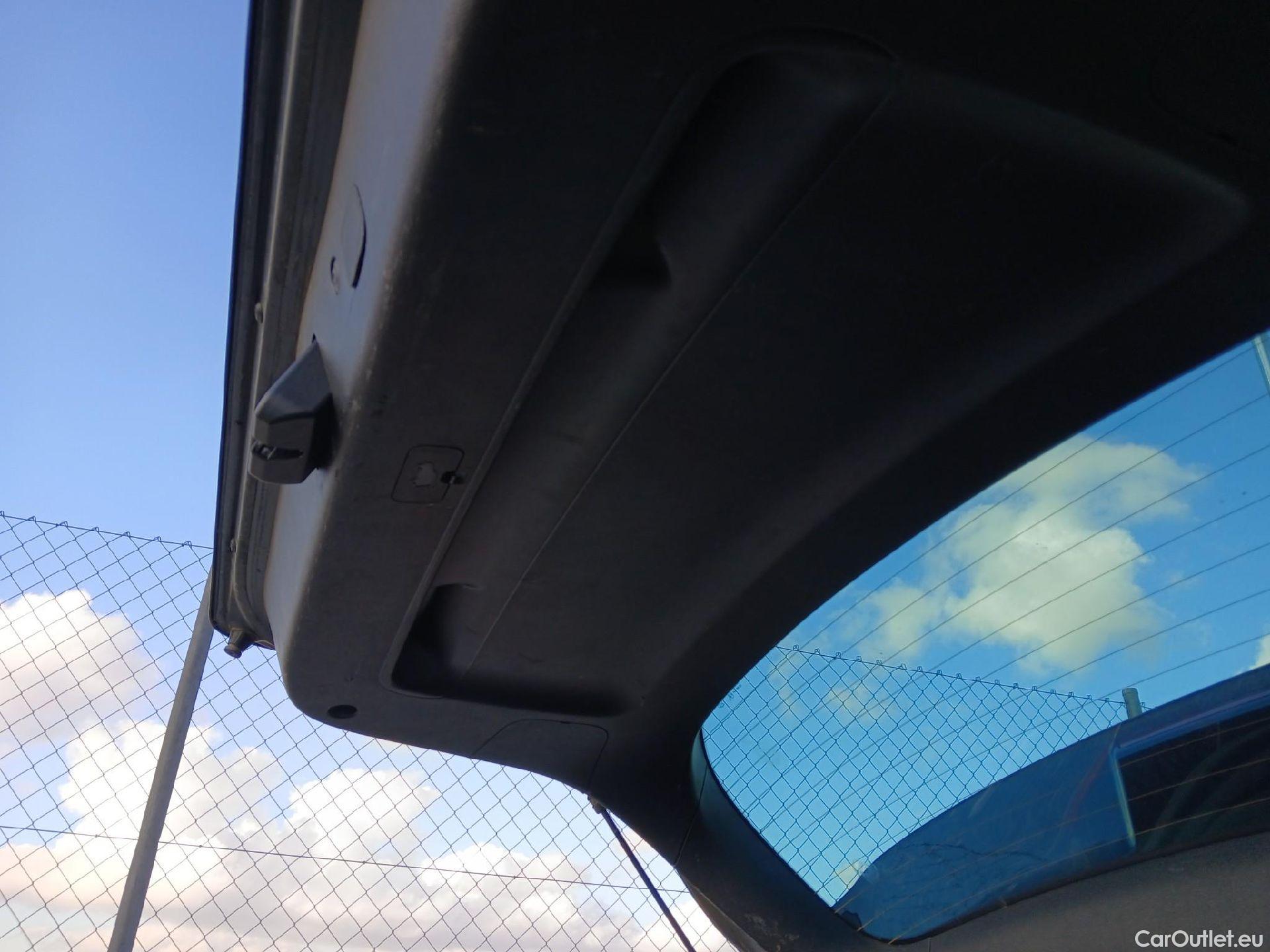  KIA  Sportage KIA  1.6MHEV Drive 100kW(136CV) 4x2(Crist Tintados)(CX) #17