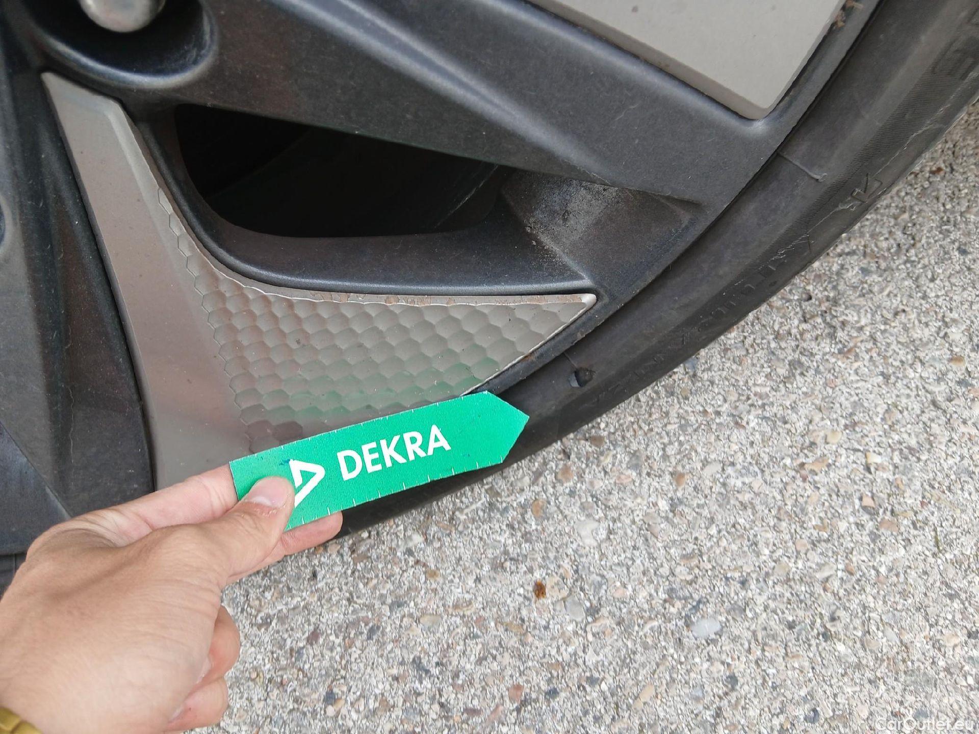  Hyundai   Ioniq HYUNDAI / 2019 / 5P / berlina con portón 1.6 GDI HEV Tecno DCT #15