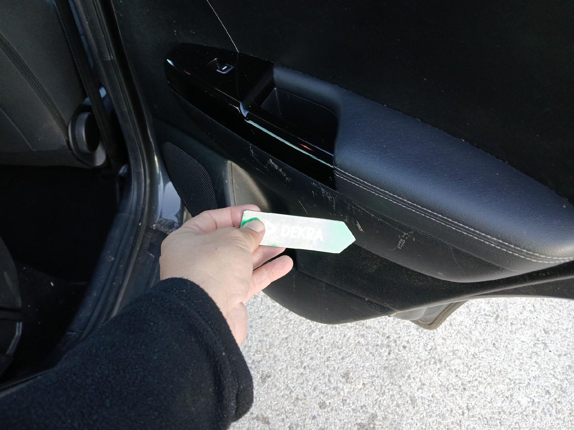  KIA  Sportage KIA  1.6MHEV Drive 100kW(136CV) 4x2(Crist Tintados)(CX) #6