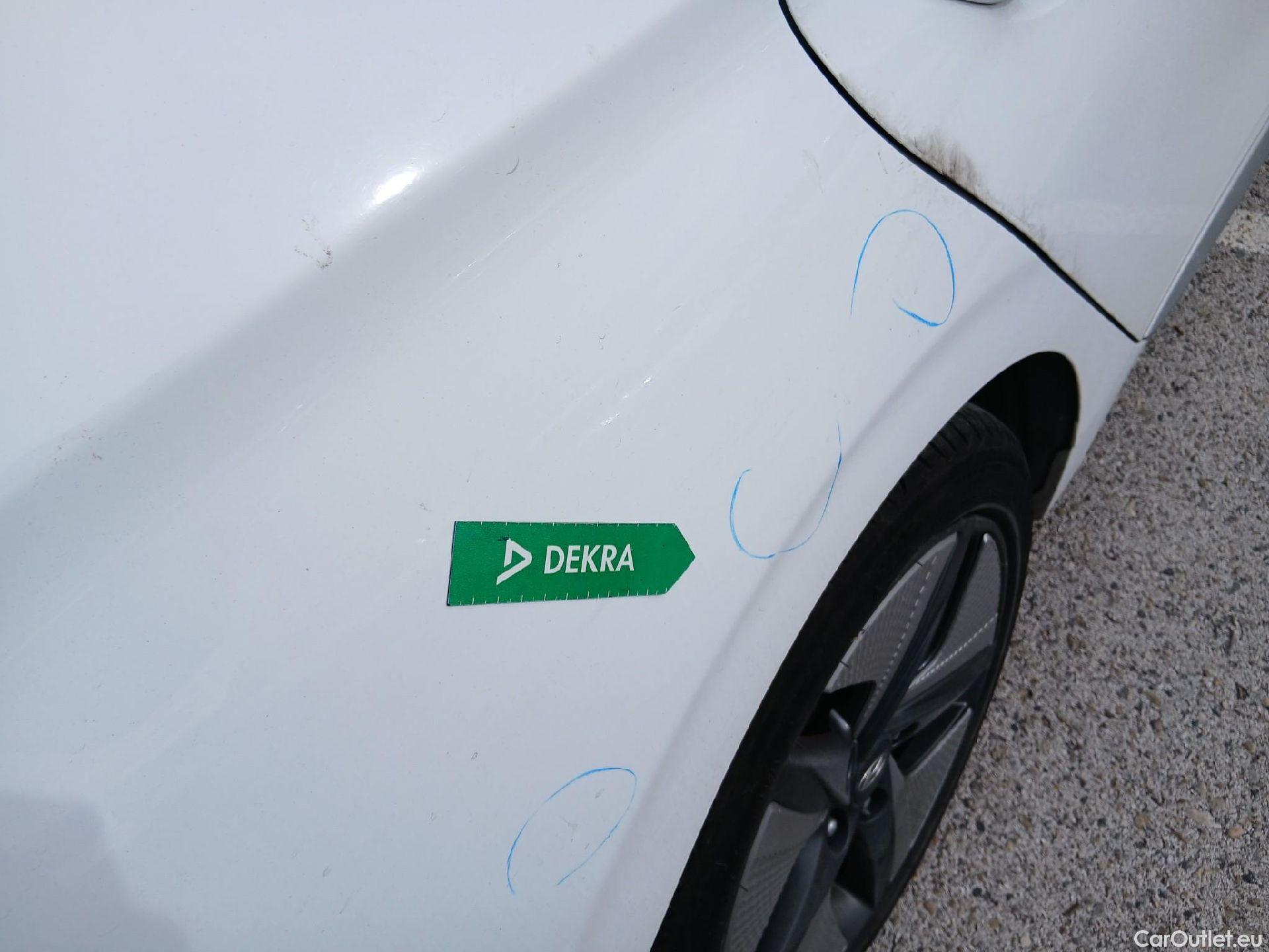  Hyundai   Ioniq HYUNDAI / 2019 / 5P / berlina con portón 1.6 GDI HEV Tecno DCT #39