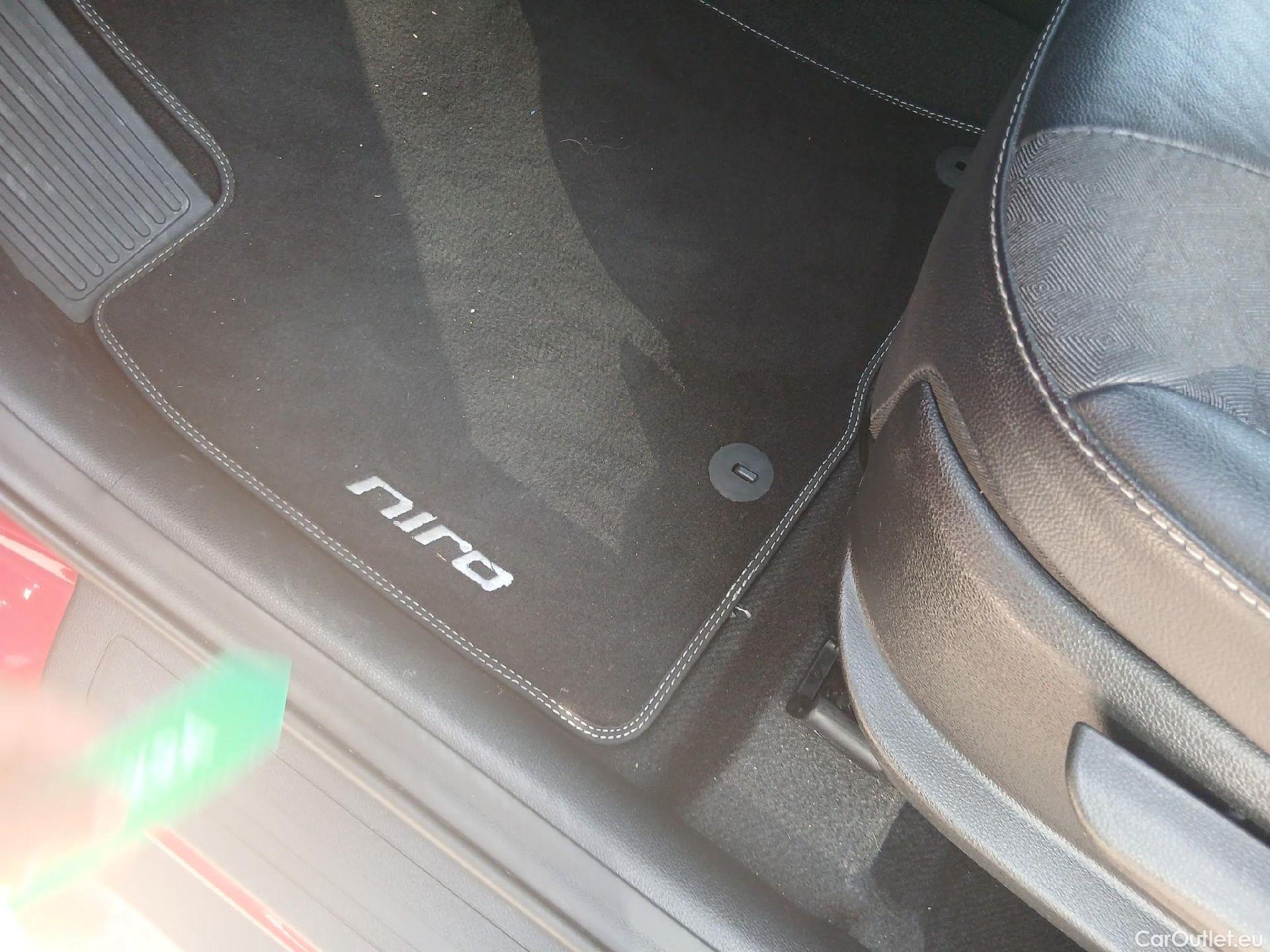  KIA  Niro KIA  / 2019 / 5P / crossover 1.6 GDi HEV 104kW (141CV) Drive #2