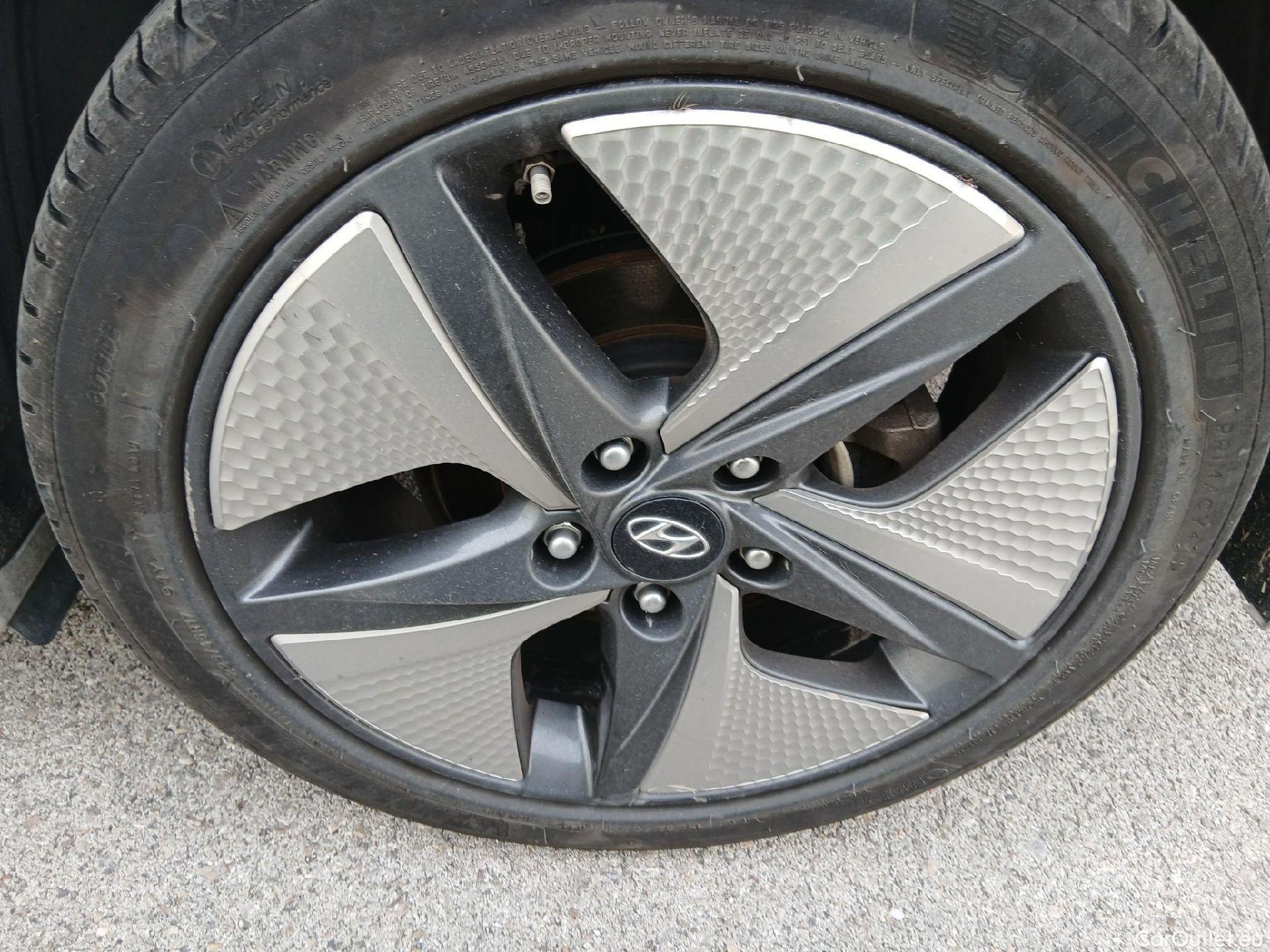  Hyundai   Ioniq HYUNDAI / 2019 / 5P / berlina con portón 1.6 GDI HEV Tecno DCT #28