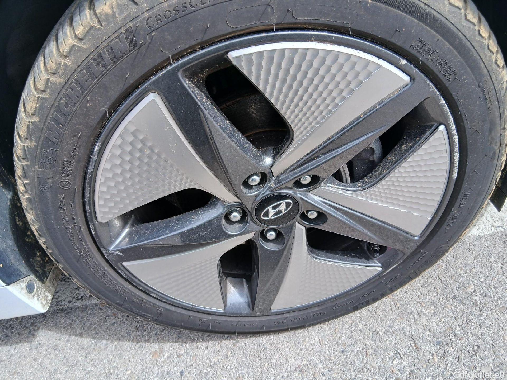  Hyundai   Ioniq HYUNDAI / 2019 / 5P / berlina con portón 1.6 GDI HEV Tecno DCT #28