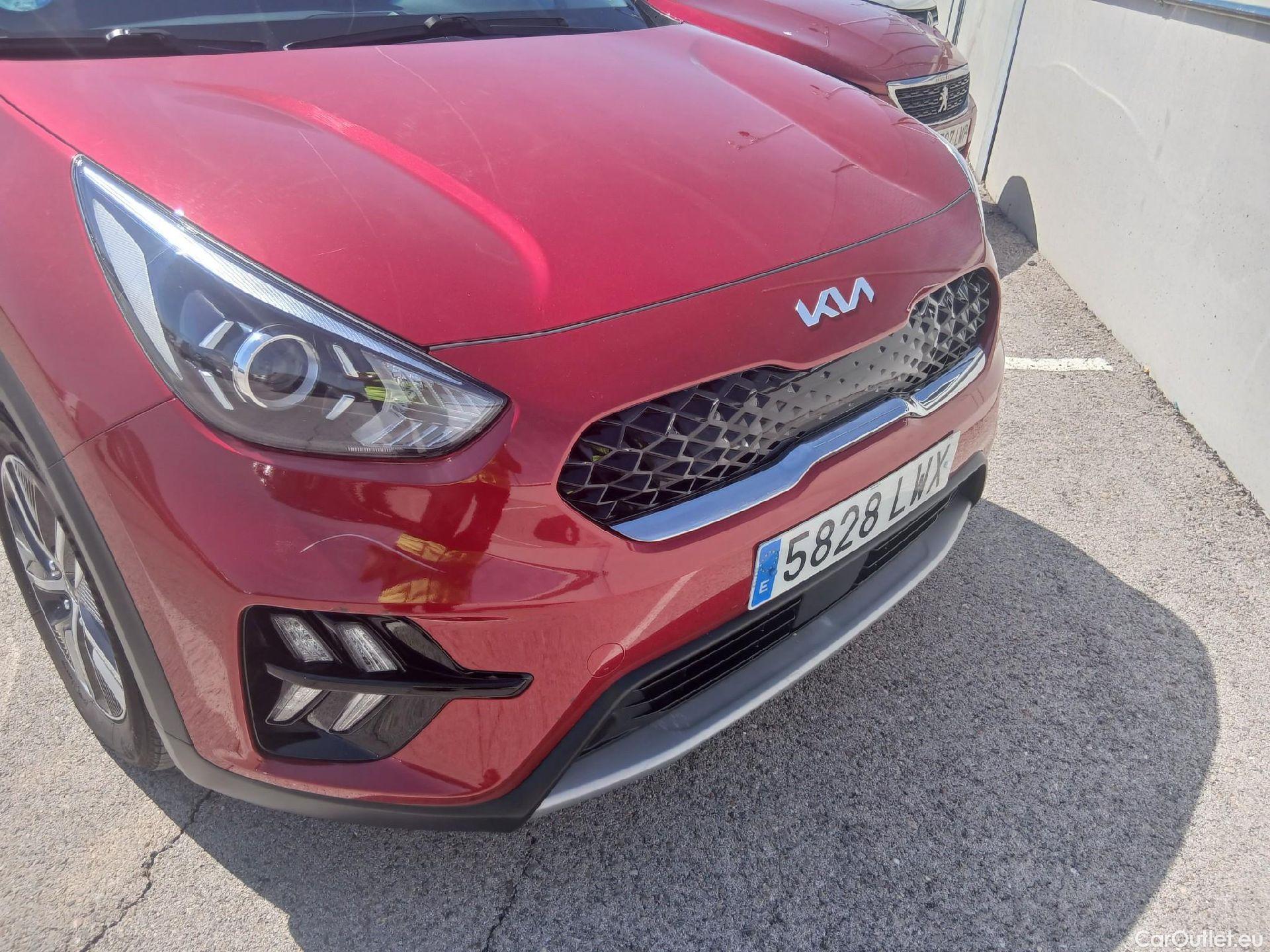  KIA  Niro KIA  / 2019 / 5P / crossover 1.6 GDi HEV 104kW (141CV) Drive #3