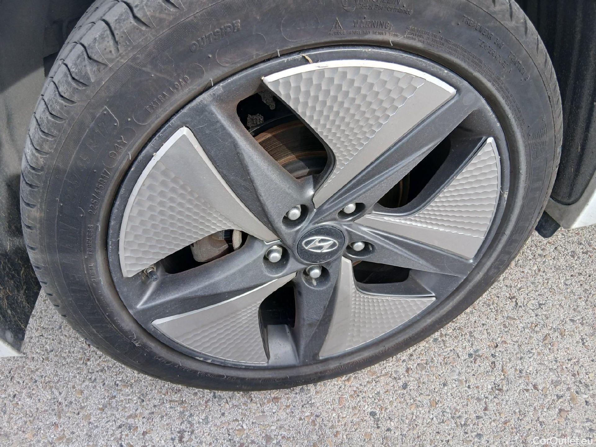  Hyundai   Ioniq HYUNDAI / 2019 / 5P / berlina con portón 1.6 GDI HEV Tecno DCT #37