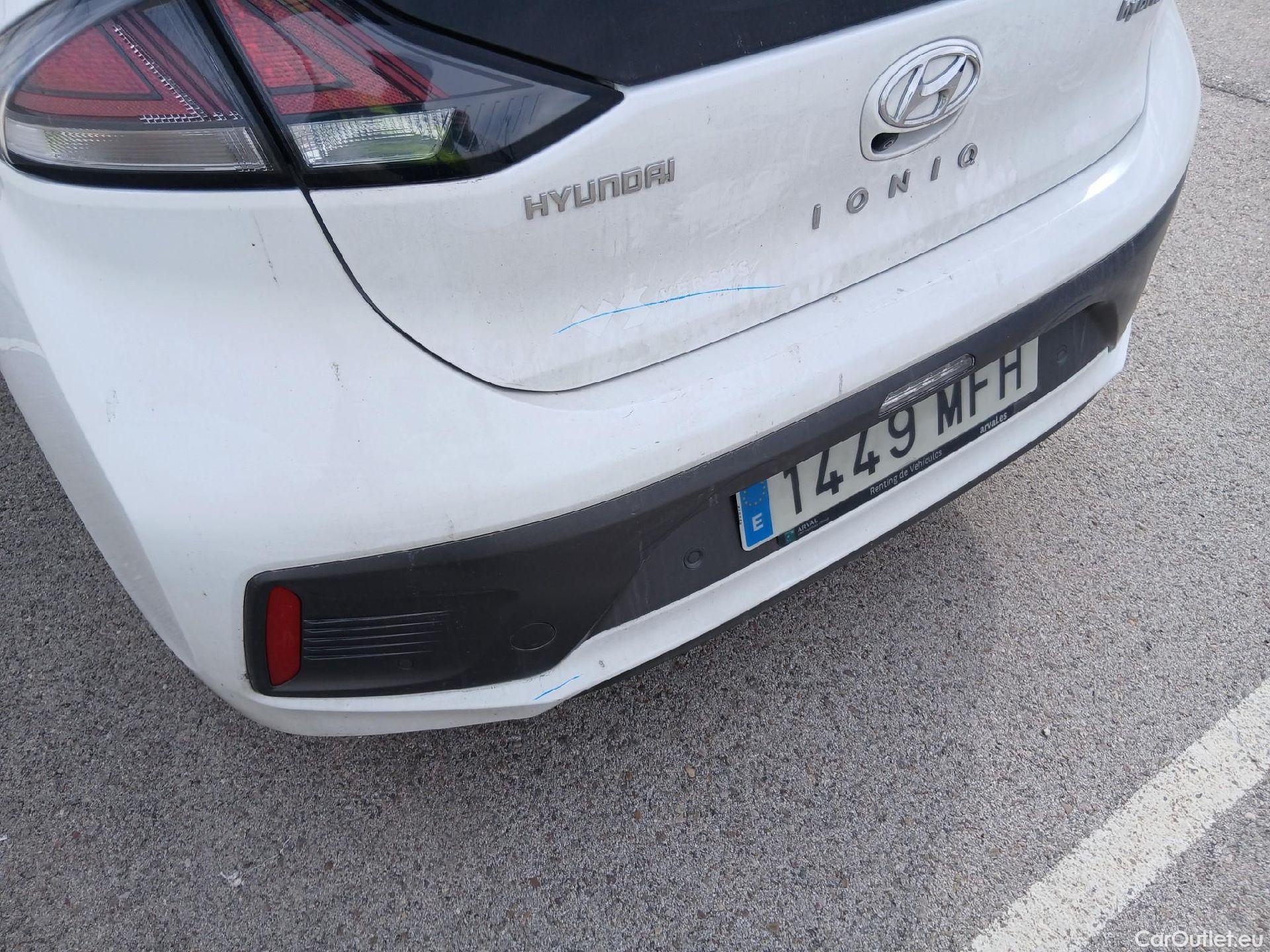  Hyundai   Ioniq HYUNDAI / 2019 / 5P / berlina con portón 1.6 GDI HEV Tecno DCT #32