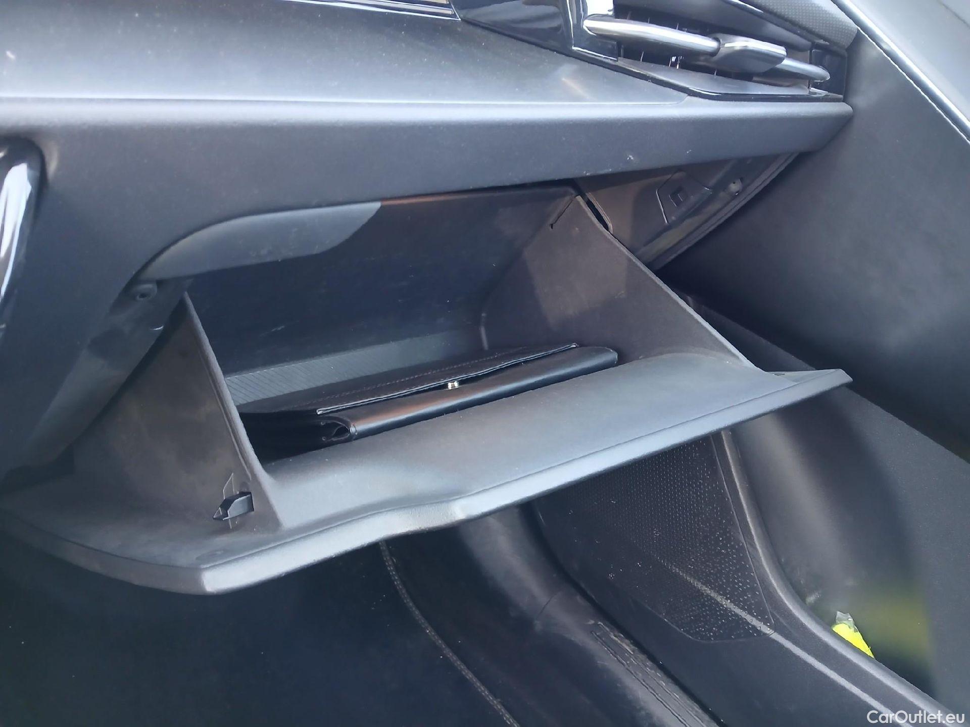  KIA  Niro KIA  / 2022 / 5P / crossover 1.6 GDi HEV 104kW (141CV) Drive #2