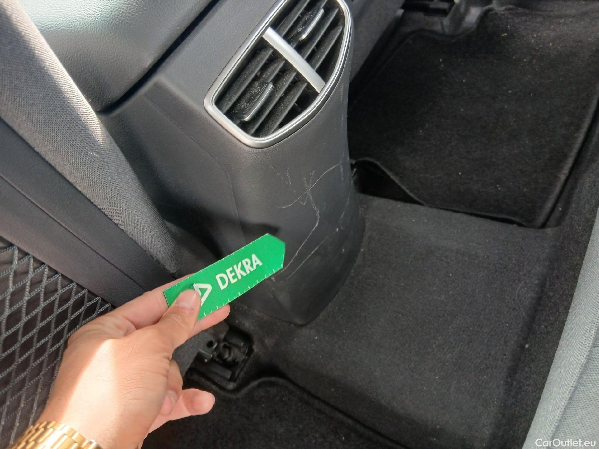  Hyundai   Ioniq HYUNDAI / 2019 / 5P / berlina con portón 1.6 GDI HEV Tecno DCT #25