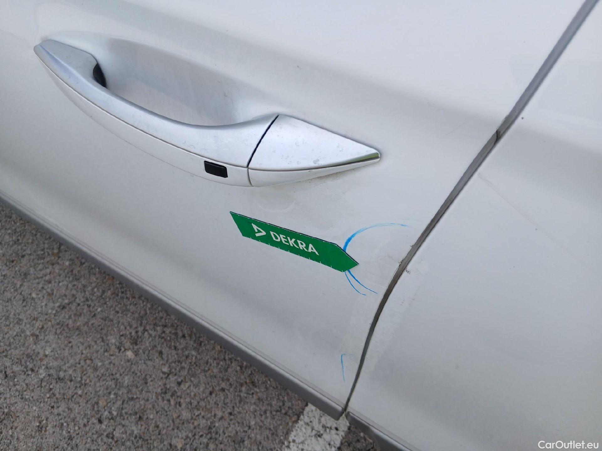  Hyundai   Ioniq HYUNDAI / 2019 / 5P / berlina con portón 1.6 GDI HEV Tecno DCT #19