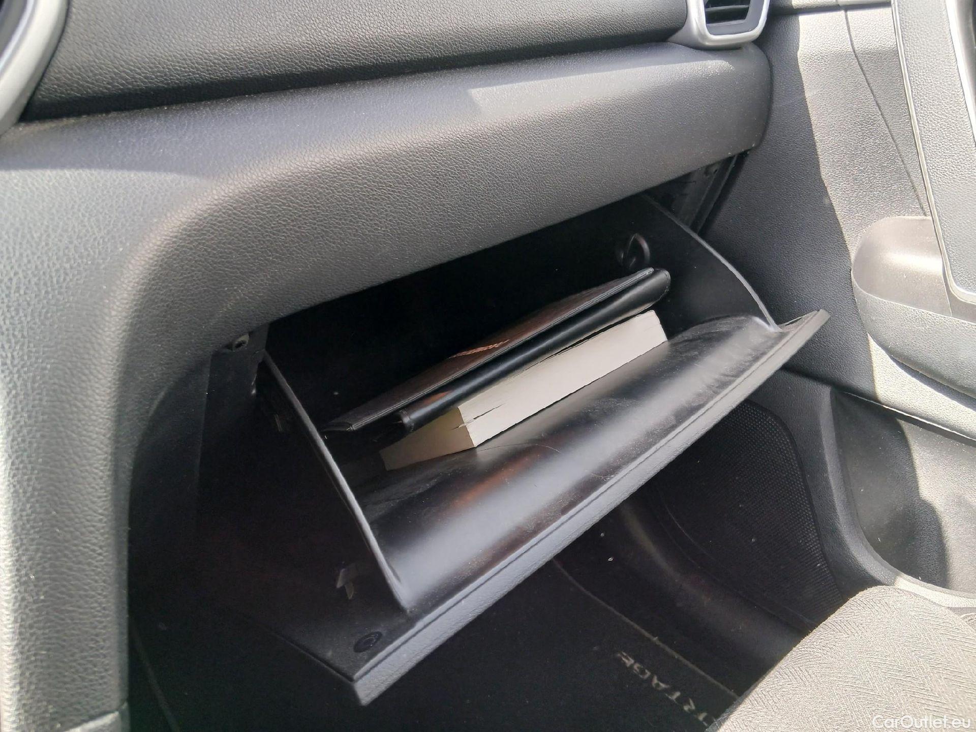  KIA  Sportage KIA  / 2018 / 5P / todoterreno 1.6 MHEV Business 85kW (115CV) 4x2 #2