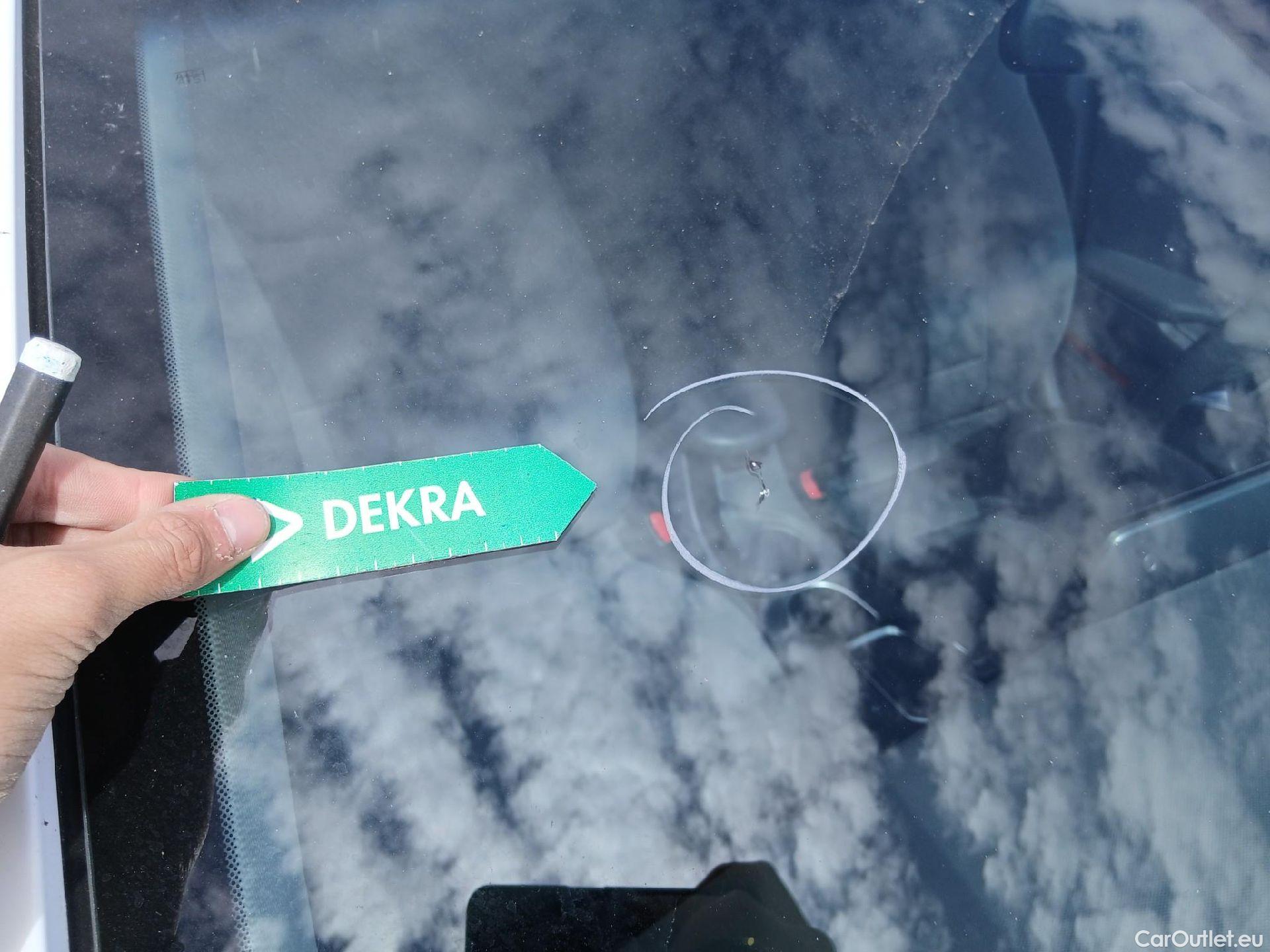  Hyundai   Ioniq HYUNDAI / 2019 / 5P / berlina con portón 1.6 GDI HEV Tecno DCT #2