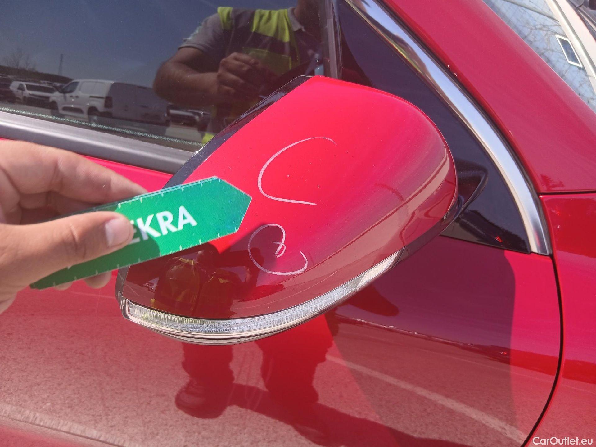  KIA  Niro KIA  / 2019 / 5P / crossover 1.6 GDi HEV 104kW (141CV) Drive #30