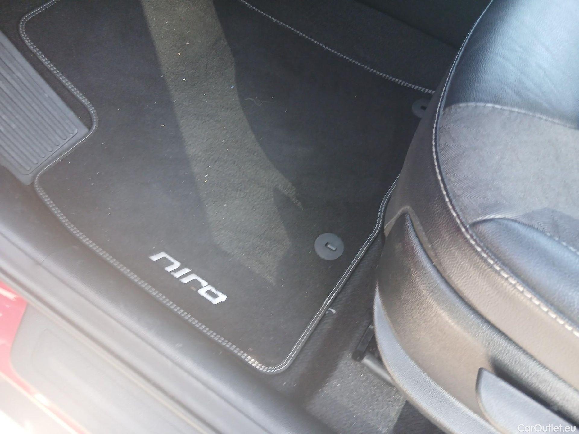  KIA  Niro KIA  / 2019 / 5P / crossover 1.6 GDi HEV 104kW (141CV) Drive #1