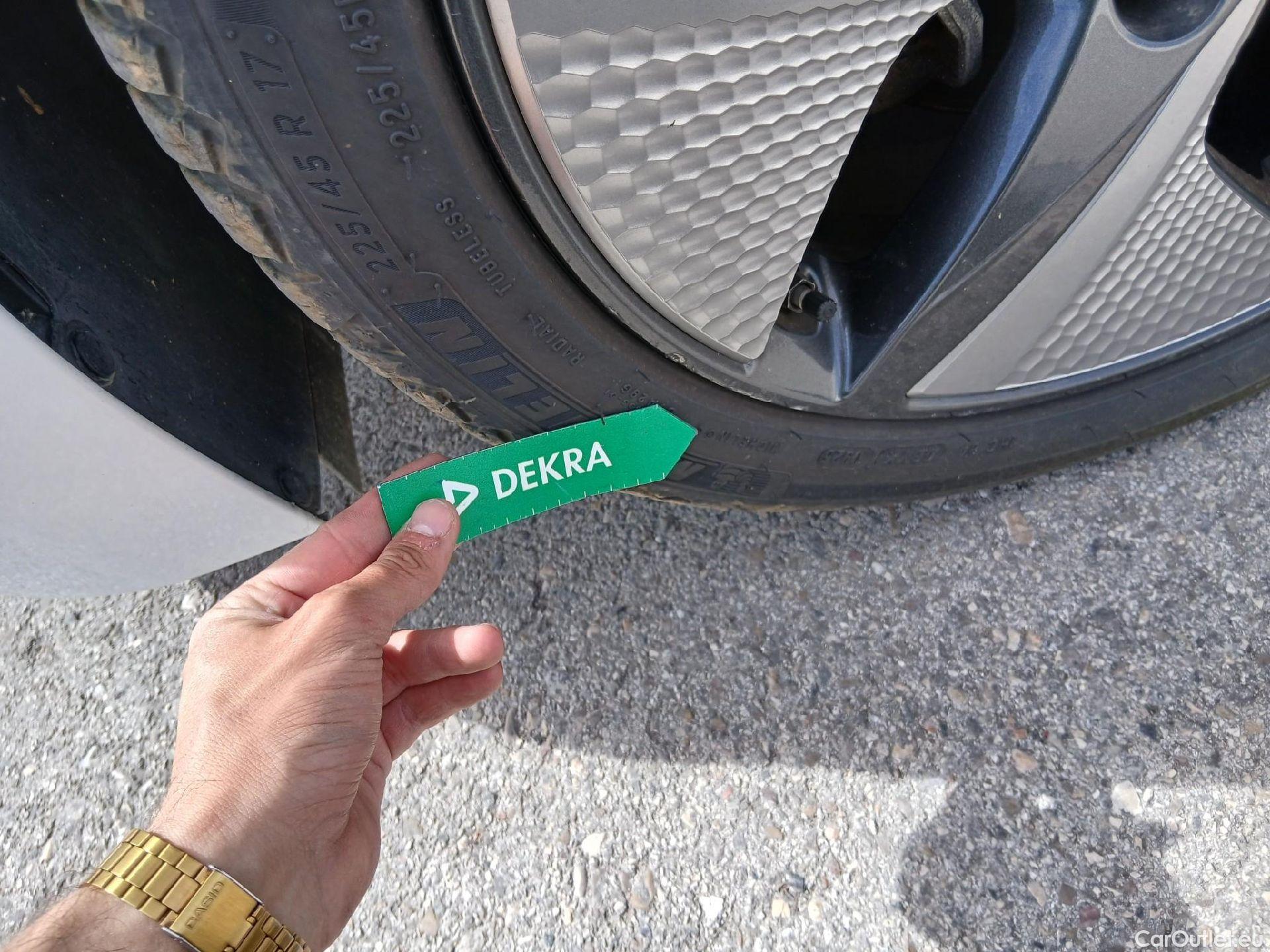  Hyundai   Ioniq HYUNDAI / 2019 / 5P / berlina con portón 1.6 GDI HEV Tecno DCT #9