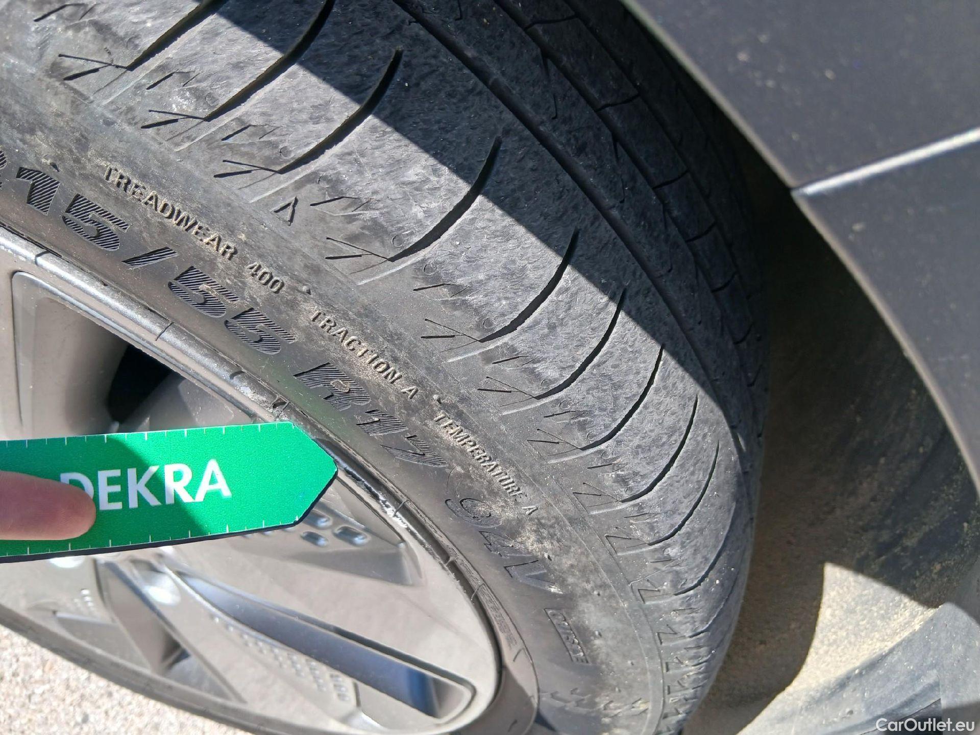  Hyundai  Konna HYUNDAI Kona / 2017 / 5P / todoterreno 150kW EV Klass 484km #2