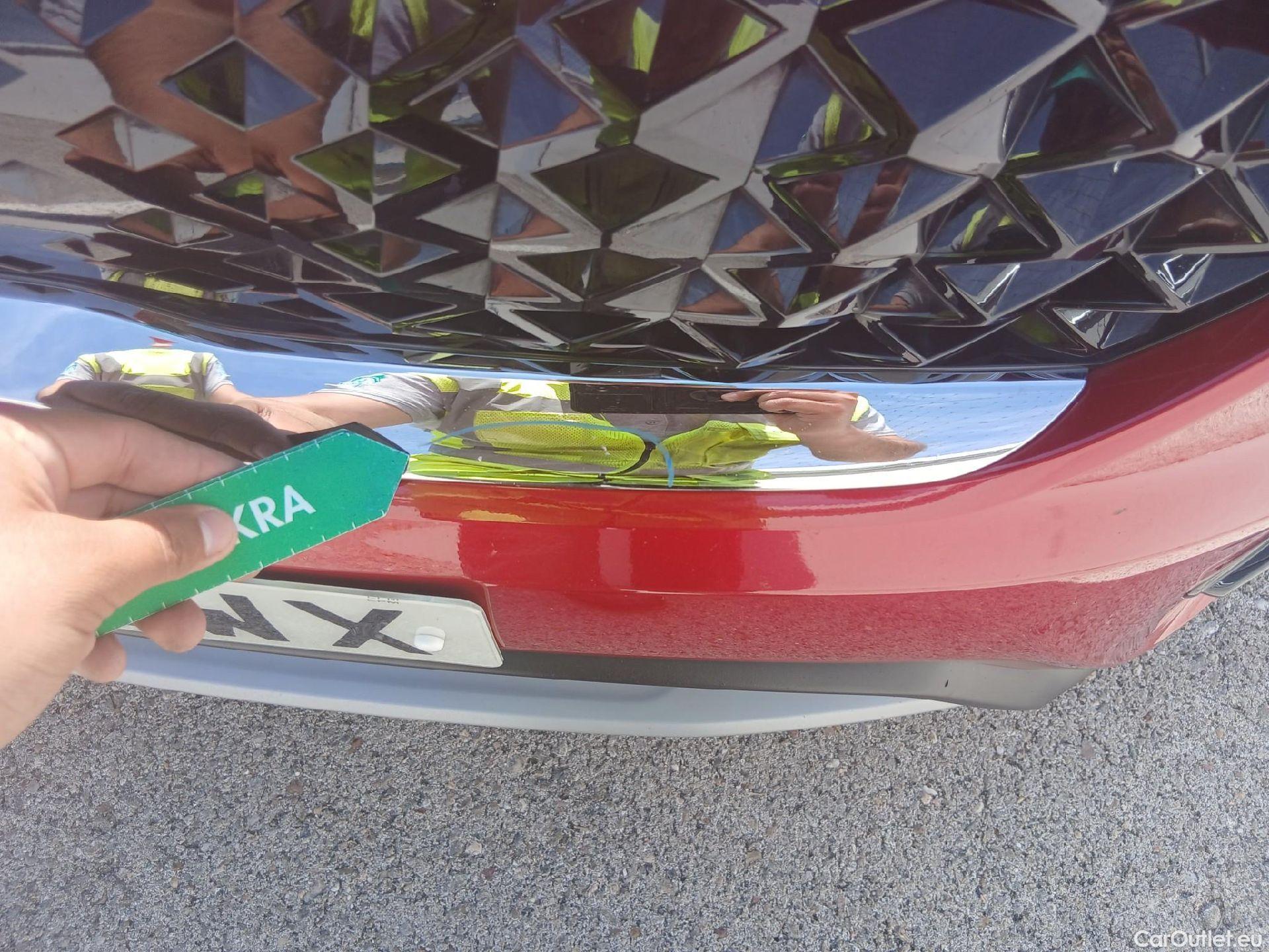  KIA  Niro KIA  / 2019 / 5P / crossover 1.6 GDi HEV 104kW (141CV) Drive #32