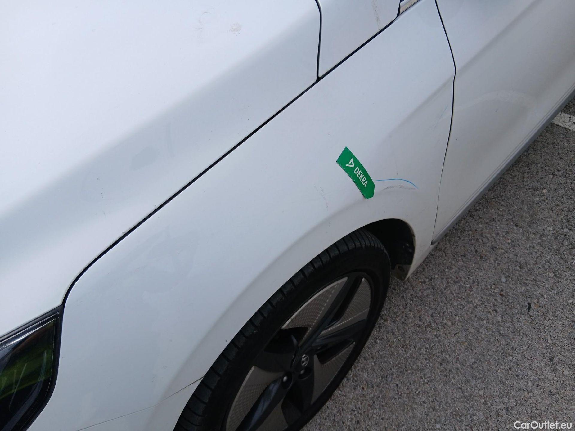  Hyundai   Ioniq HYUNDAI / 2019 / 5P / berlina con portón 1.6 GDI HEV Tecno DCT #17