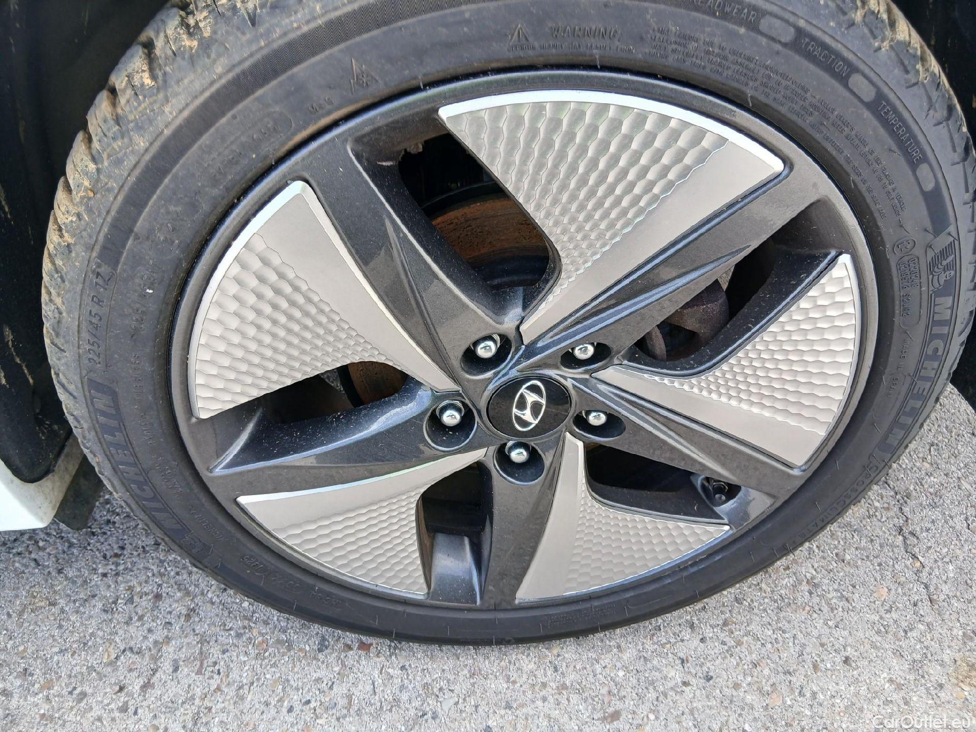  Hyundai   Ioniq HYUNDAI / 2019 / 5P / berlina con portón 1.6 GDI HEV Tecno DCT #14