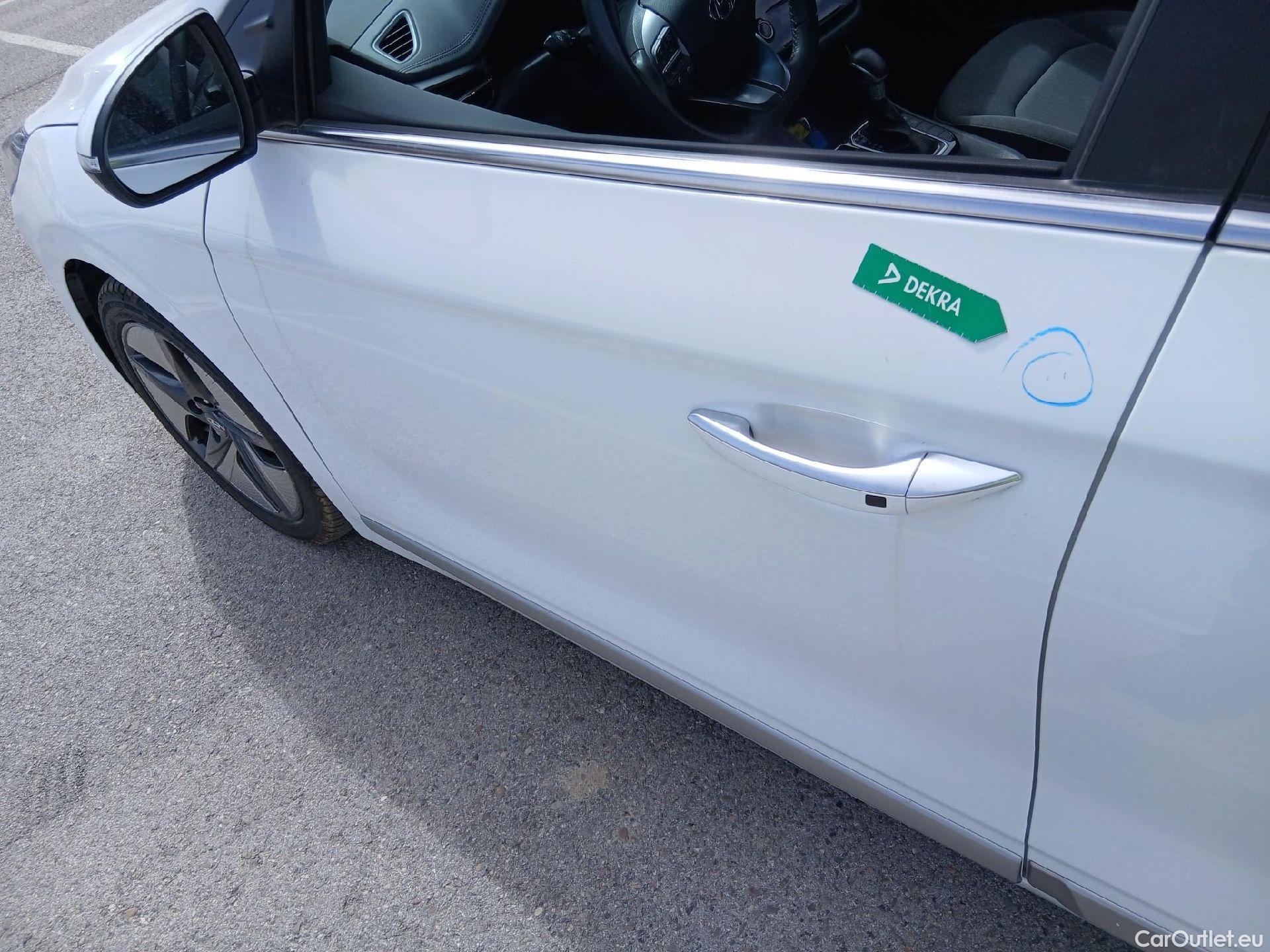  Hyundai   Ioniq HYUNDAI / 2019 / 5P / berlina con portón 1.6 GDI HEV Tecno DCT #11