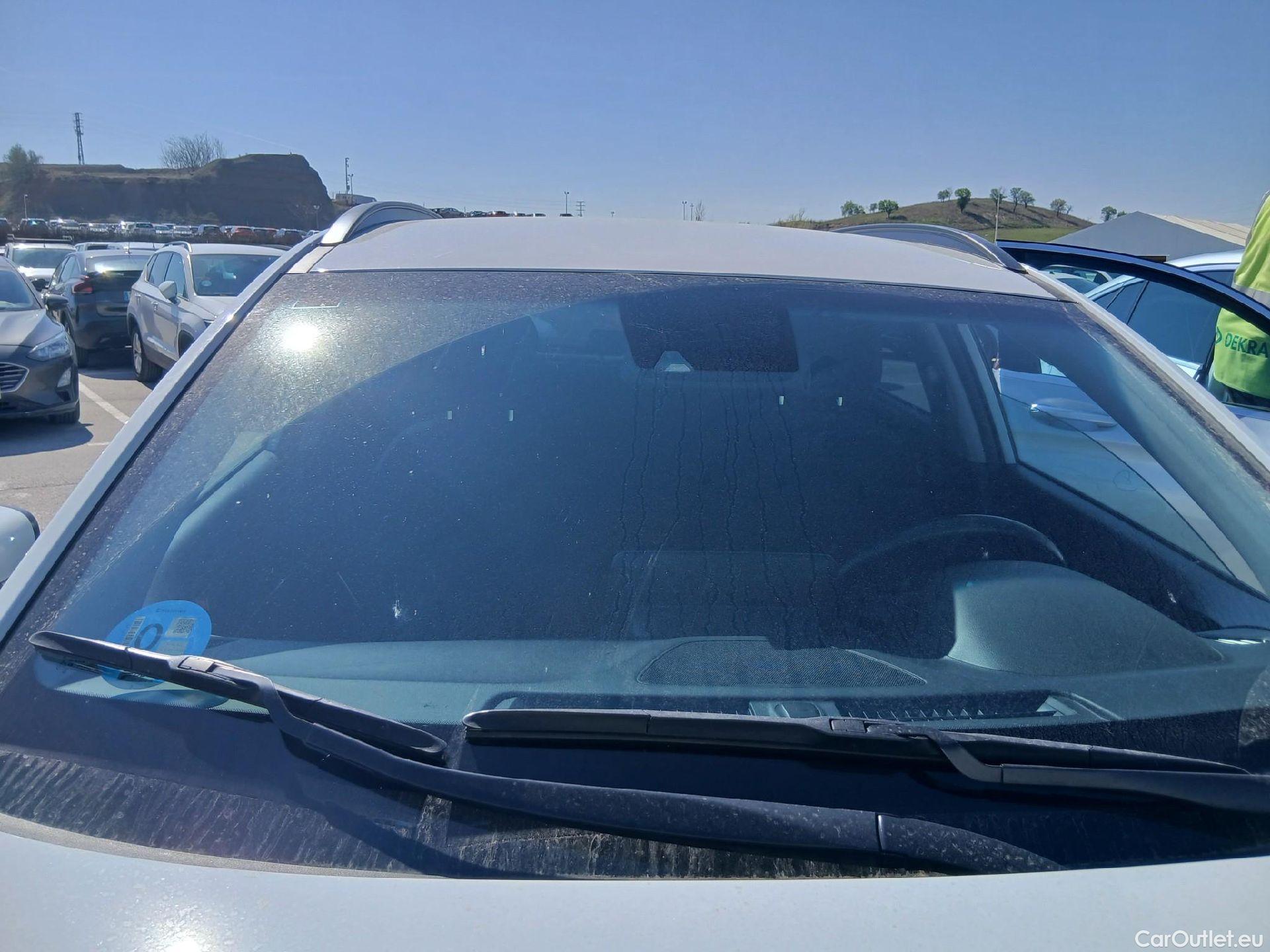  Hyundai  Konna HYUNDAI Kona / 2017 / 5P / todoterreno 150kW EV Klass 484km #3