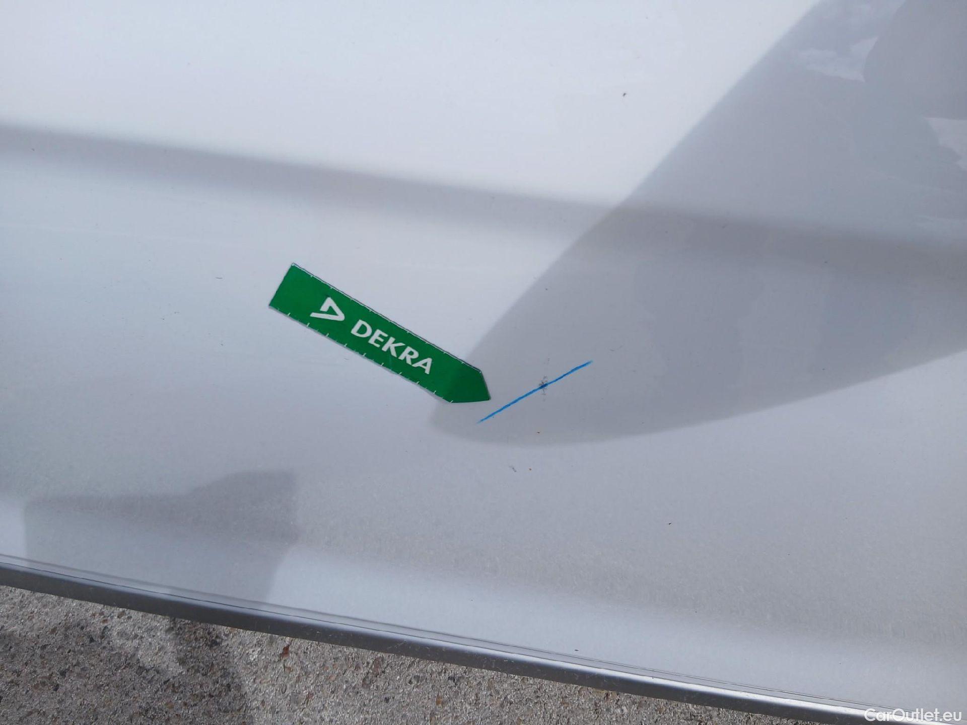  Hyundai   Ioniq HYUNDAI / 2019 / 5P / berlina con portón 1.6 GDI HEV Tecno DCT #25