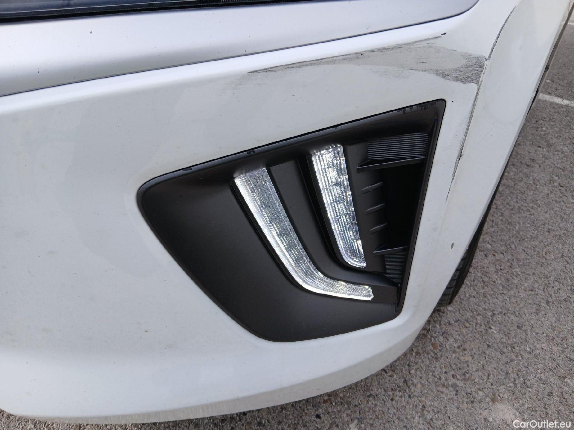  Hyundai   Ioniq HYUNDAI / 2019 / 5P / berlina con portón 1.6 GDI HEV Tecno DCT #11