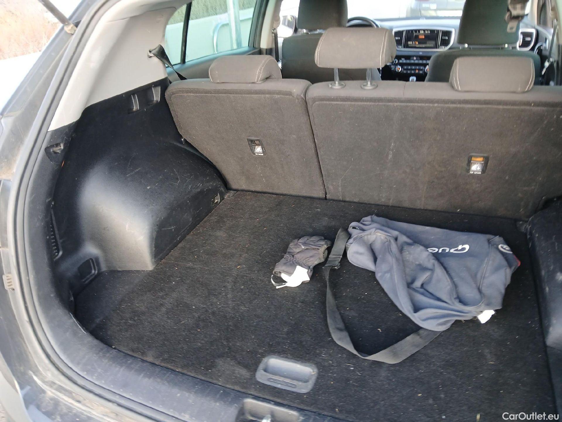  KIA  Sportage KIA  1.6MHEV Drive 100kW(136CV) 4x2(Crist Tintados)(CX) #7