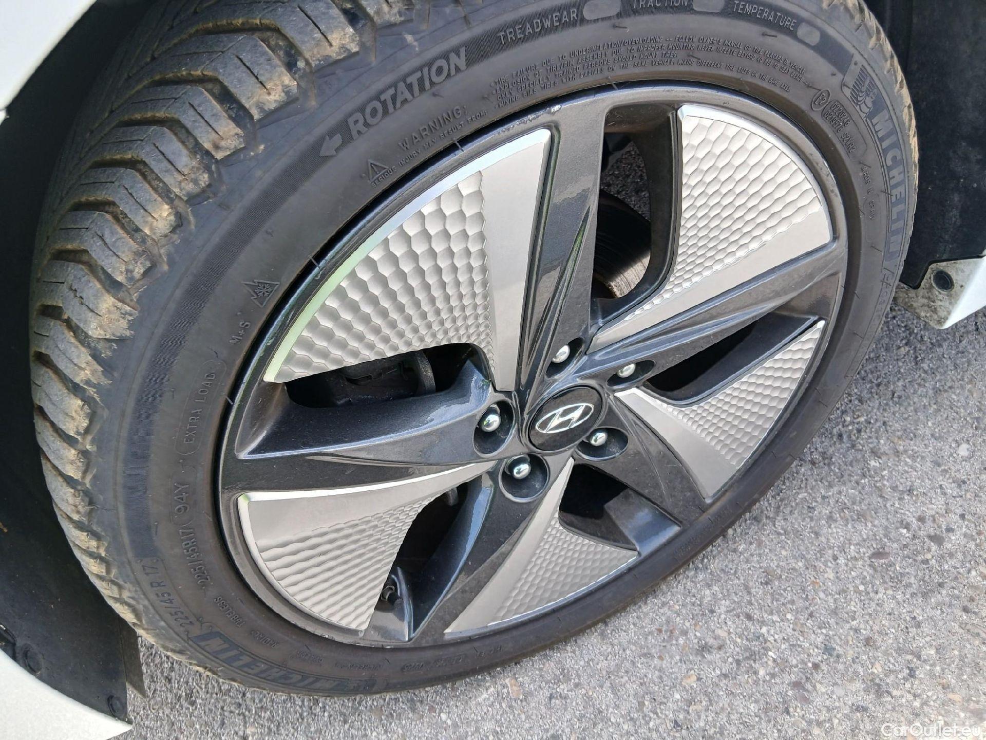  Hyundai   Ioniq HYUNDAI / 2019 / 5P / berlina con portón 1.6 GDI HEV Tecno DCT #8