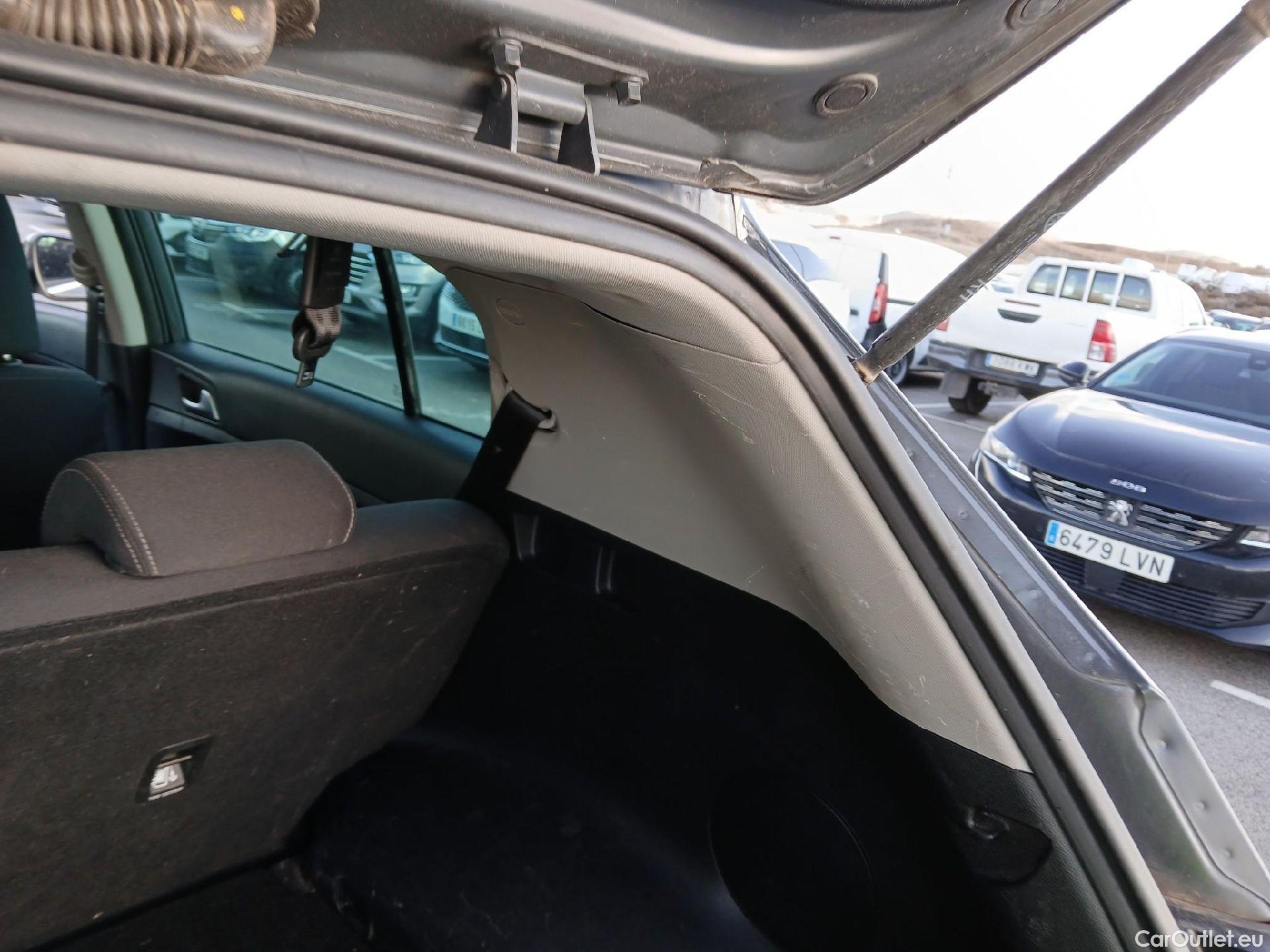  KIA  Sportage KIA  1.6MHEV Drive 100kW(136CV) 4x2(Crist Tintados)(CX) #16