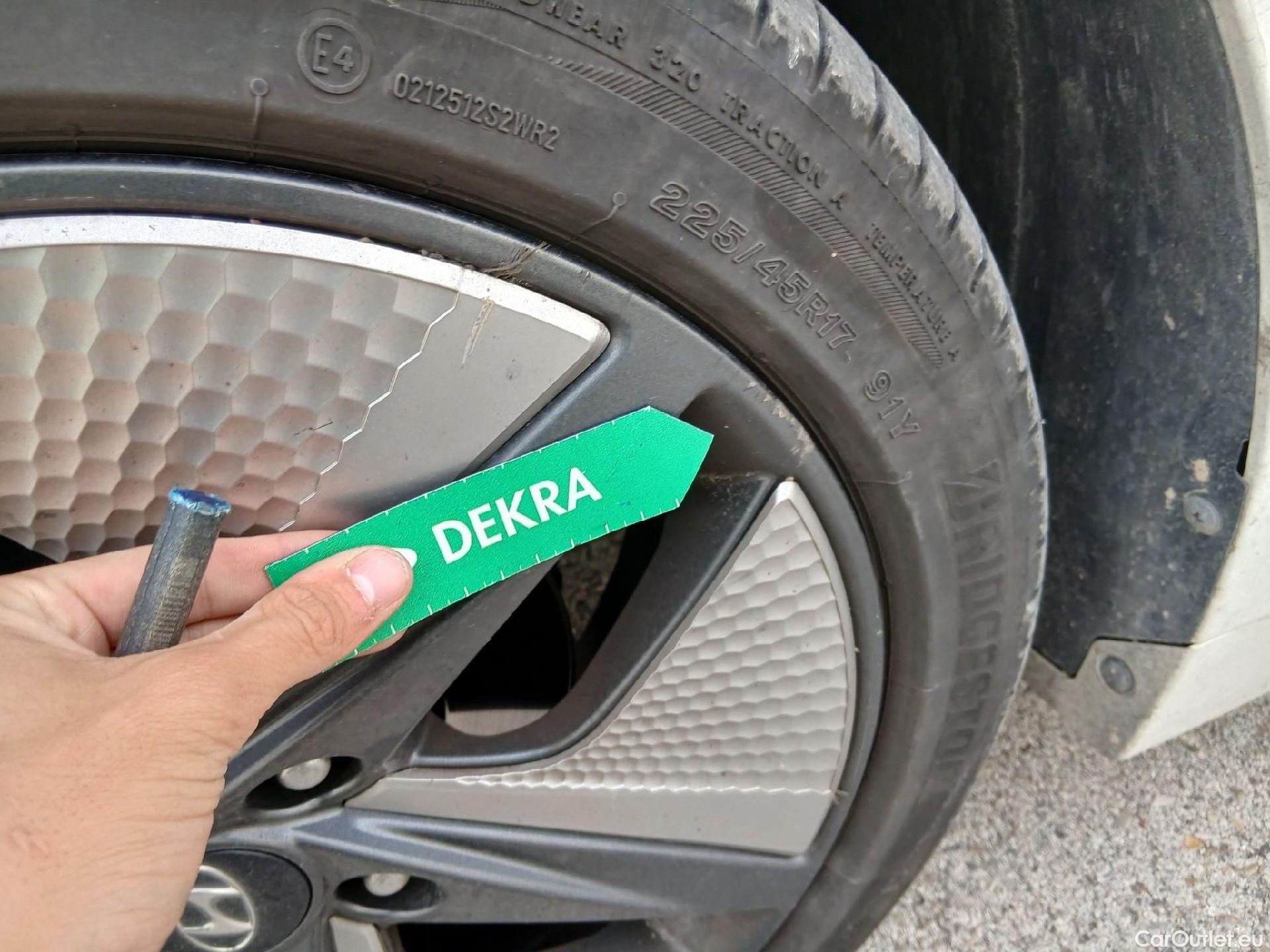  Hyundai   Ioniq HYUNDAI / 2019 / 5P / berlina con portón 1.6 GDI HEV Tecno DCT #13