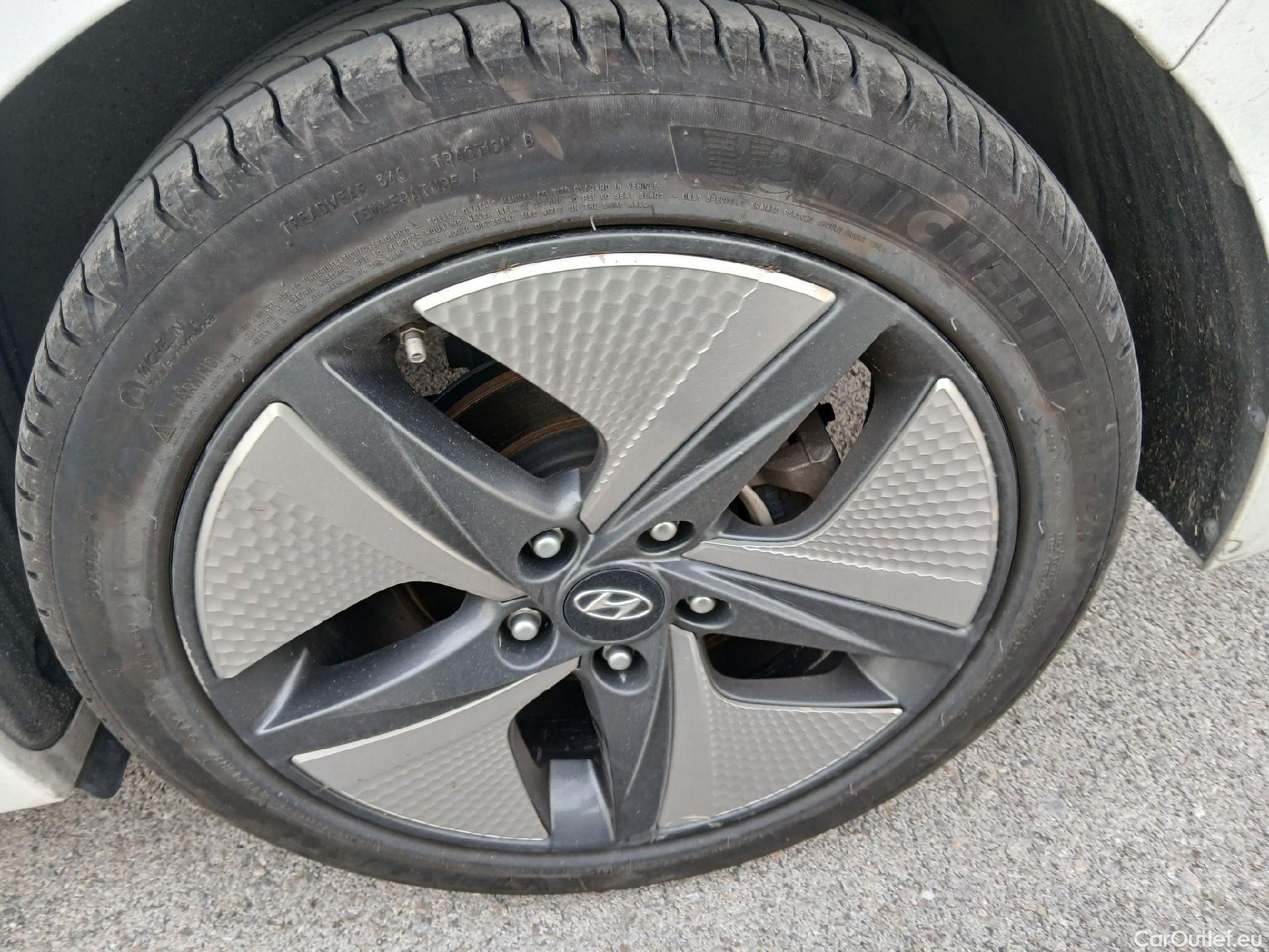  Hyundai   Ioniq HYUNDAI / 2019 / 5P / berlina con portón 1.6 GDI HEV Tecno DCT #29