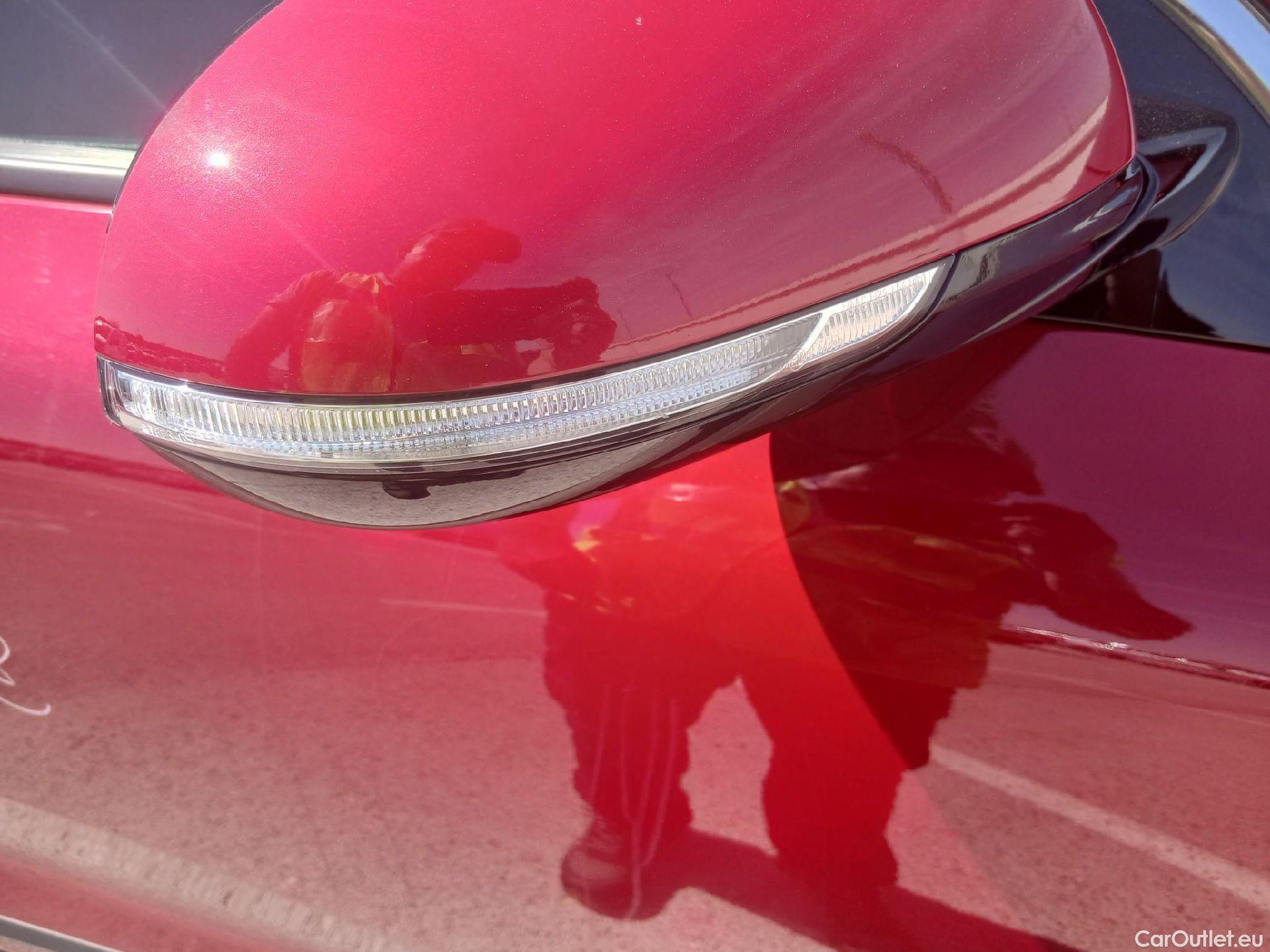  KIA  Niro KIA  / 2019 / 5P / crossover 1.6 GDi HEV 104kW (141CV) Drive #27