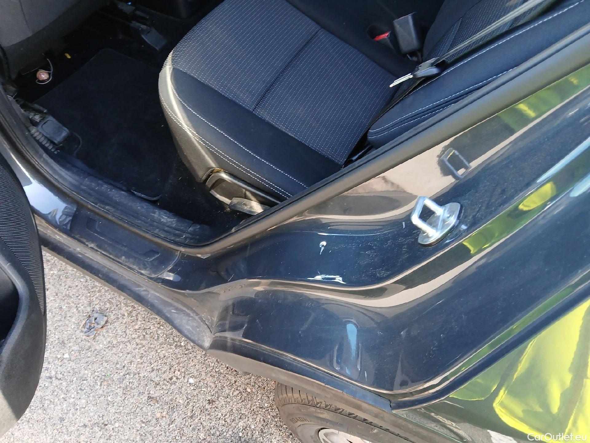  KIA  Sportage KIA  1.6MHEV Drive 100kW(136CV) 4x2(Crist Tintados)(CX) #20