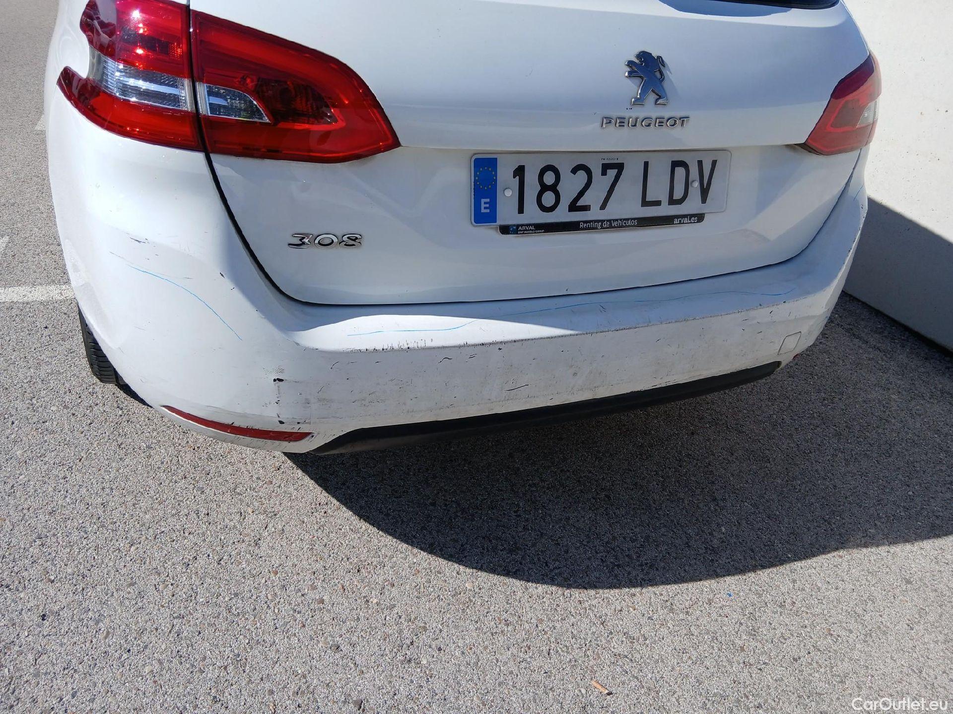  Peugeot  308 PEUGEOT  / 2017 / 5P / familiar SW Business Line BlueHDi 130 S&S 6vel MA #33