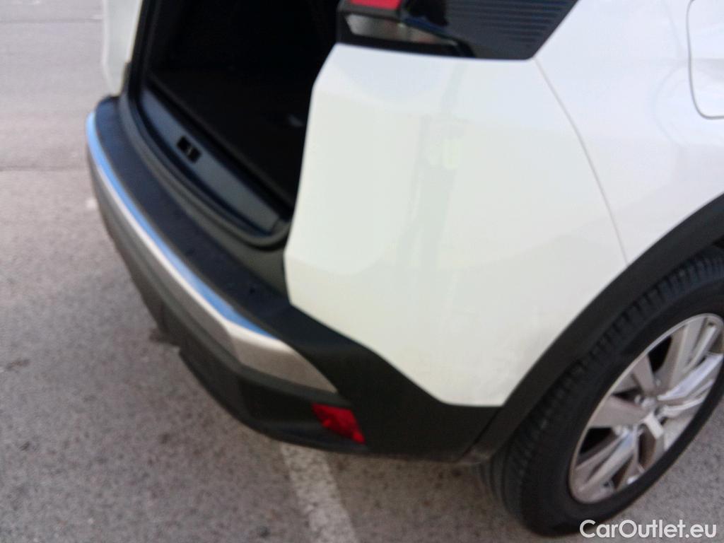  Peugeot  3008 PEUGEOT  / 2016 / 5P / todoterreno 1.2 PURETECH 96KW (130CV) ACTIVE S&S #26