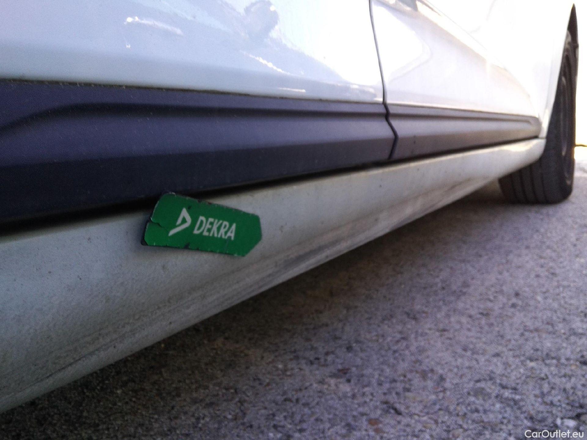  Renault  Clio RENAULT  / 2019 / 5P / berlina con portón Business Blue dCi 63 kW (85CV) #16