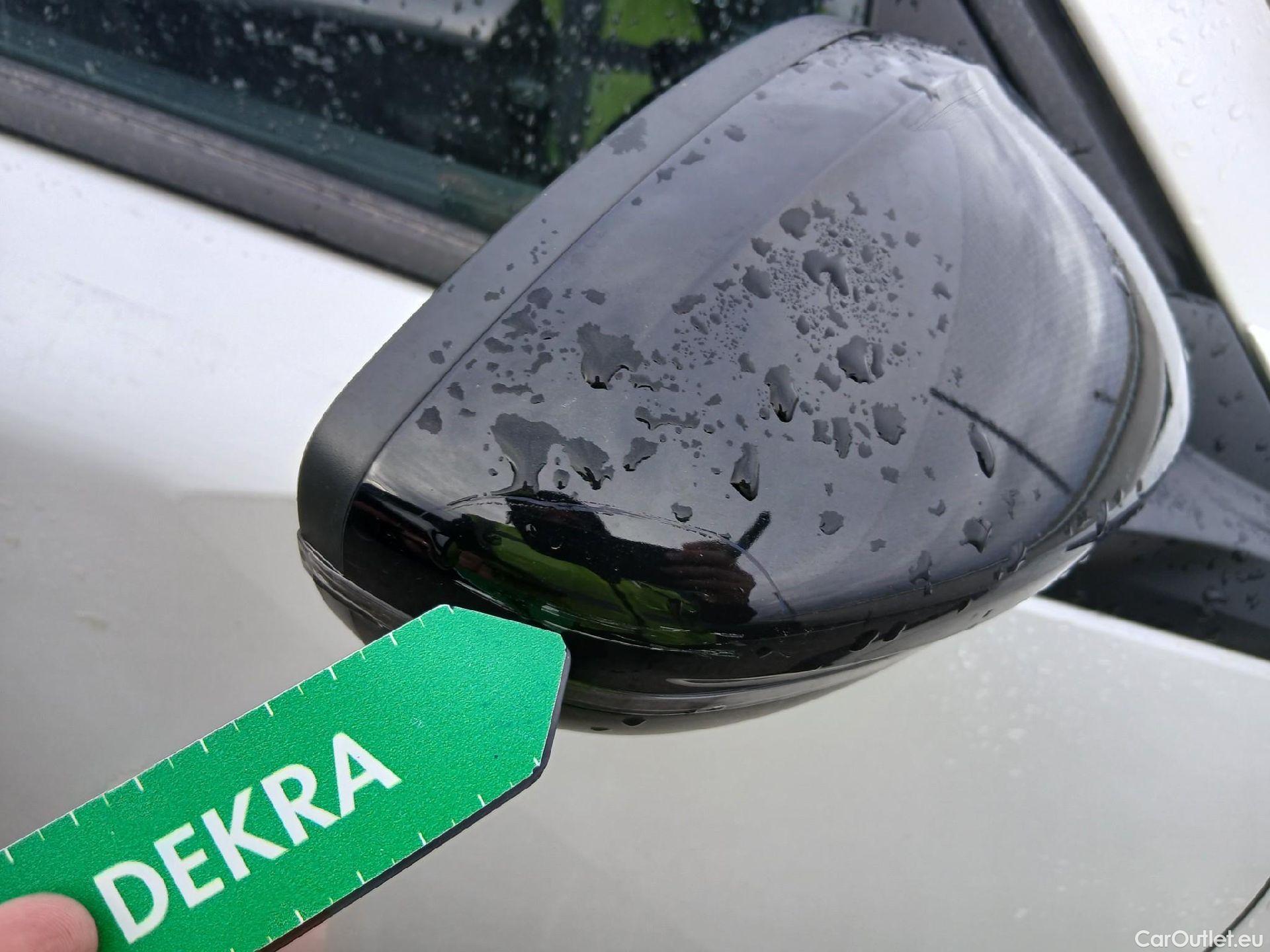  Peugeot  2008 PEUGEOT  / 2019 / 5P / todoterreno Active Pack Puretech 100 S&S BVM6 #17