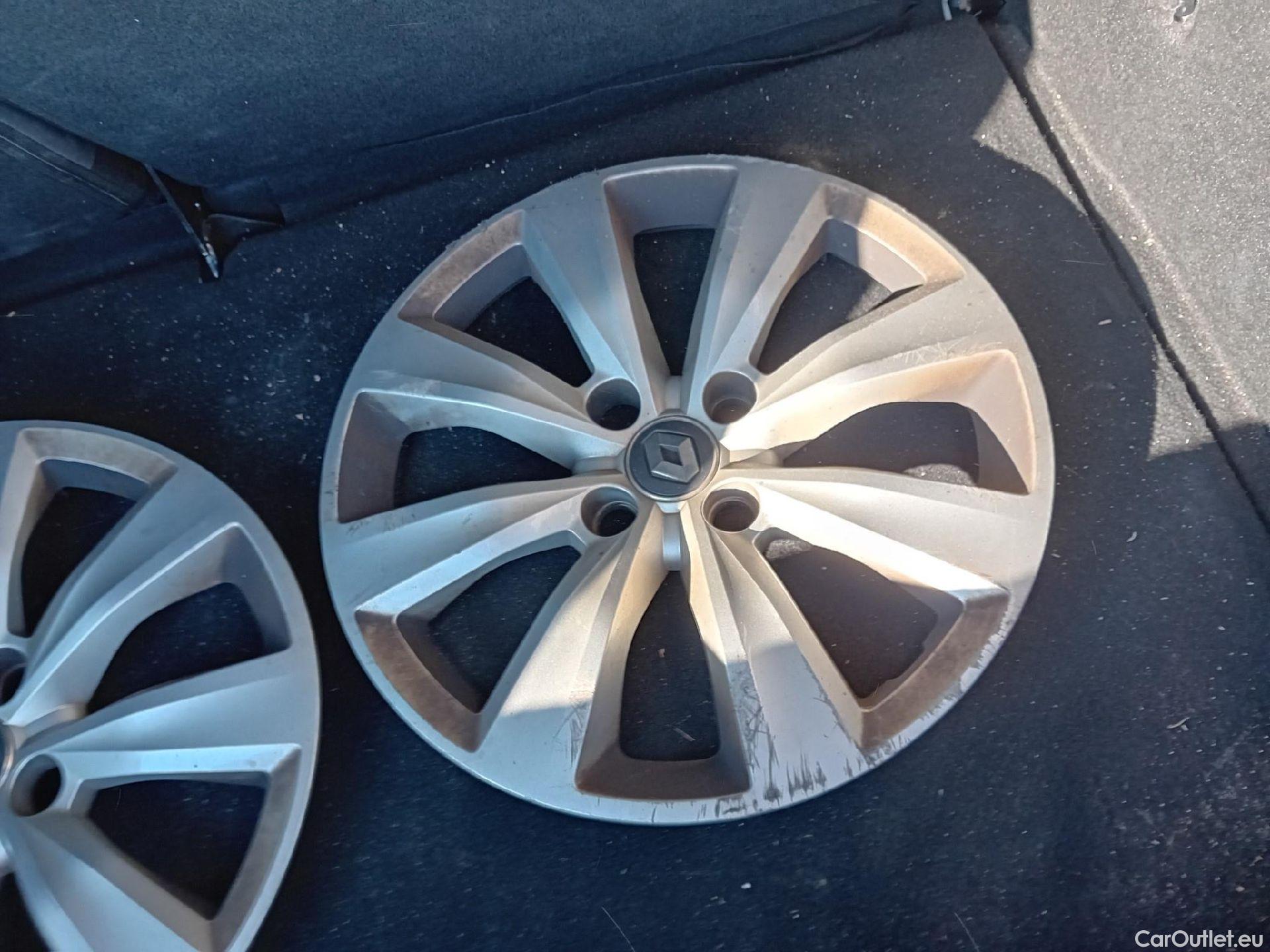  Renault  Clio RENAULT  / 2019 / 5P / berlina con portón Business Blue dCi 63 kW (85CV) #14