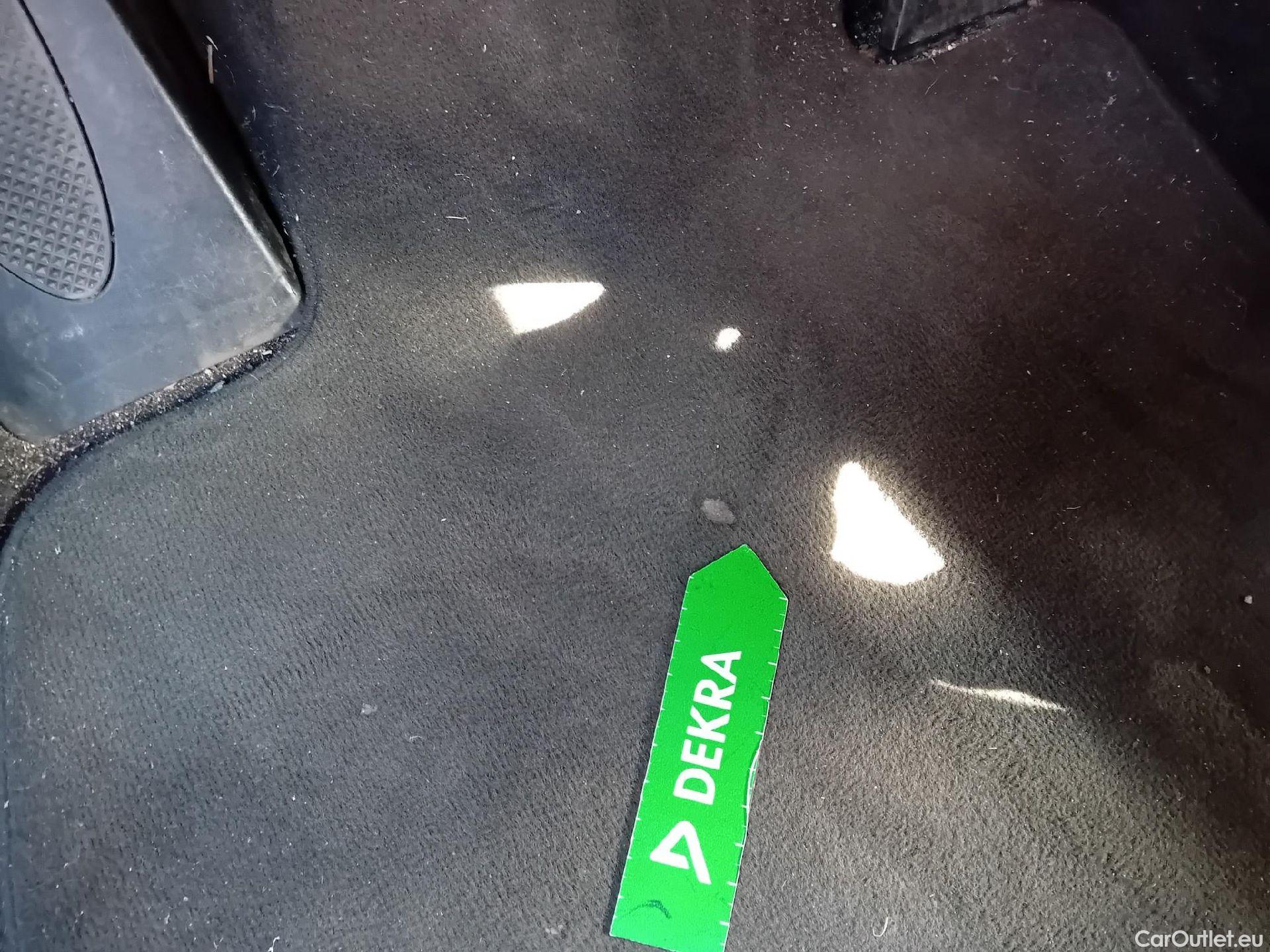  Mini  Countryman MINI  / 2016 / 5P / berlina con portón One #4