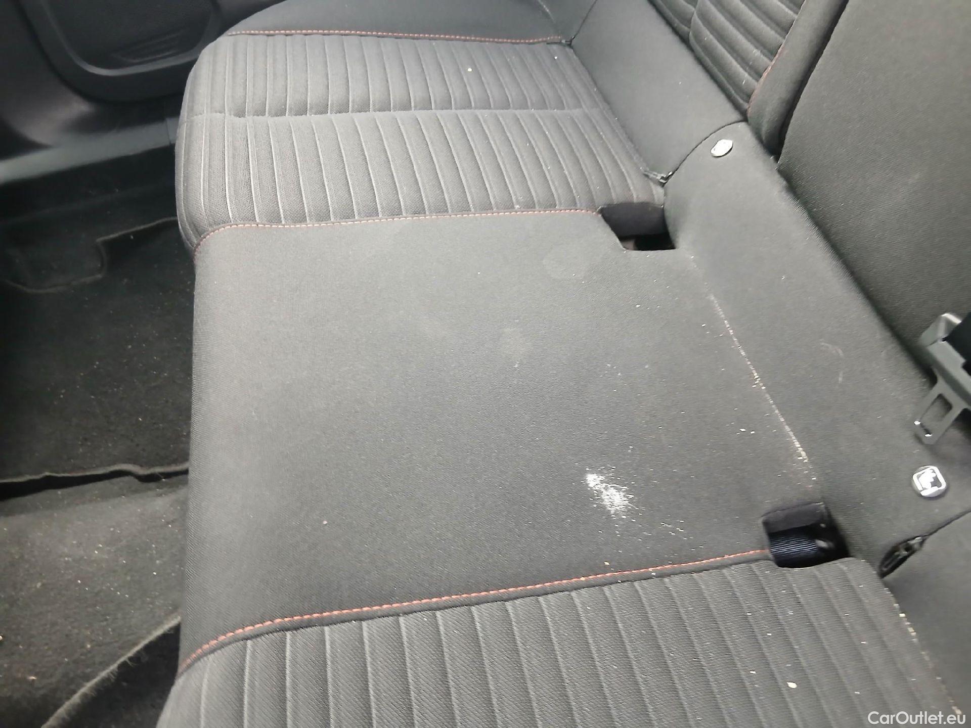  Peugeot  2008 PEUGEOT  / 2019 / 5P / todoterreno Active Pack Puretech 100 S&S BVM6 #2