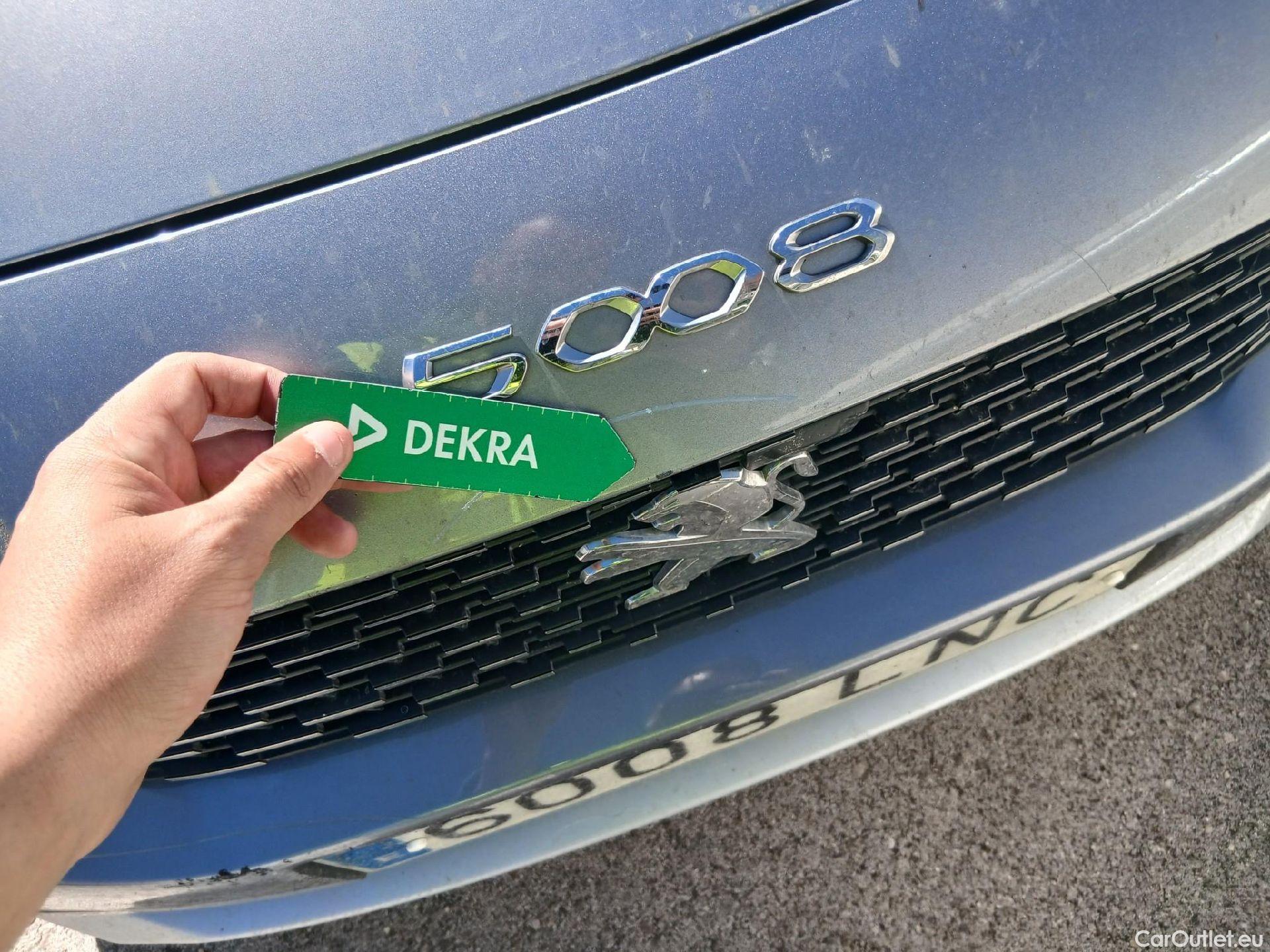  Peugeot  5008 PEUGEOT  / 2020 / 5P / todoterreno 1.5 BlueHDi 96kW S&S Allure Pack EAT8 #9