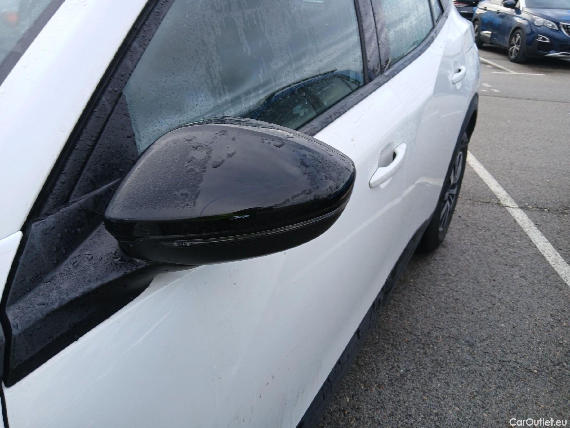  Peugeot  2008 PEUGEOT  / 2019 / 5P / todoterreno Active Pack Puretech 100 S&S BVM6 #8