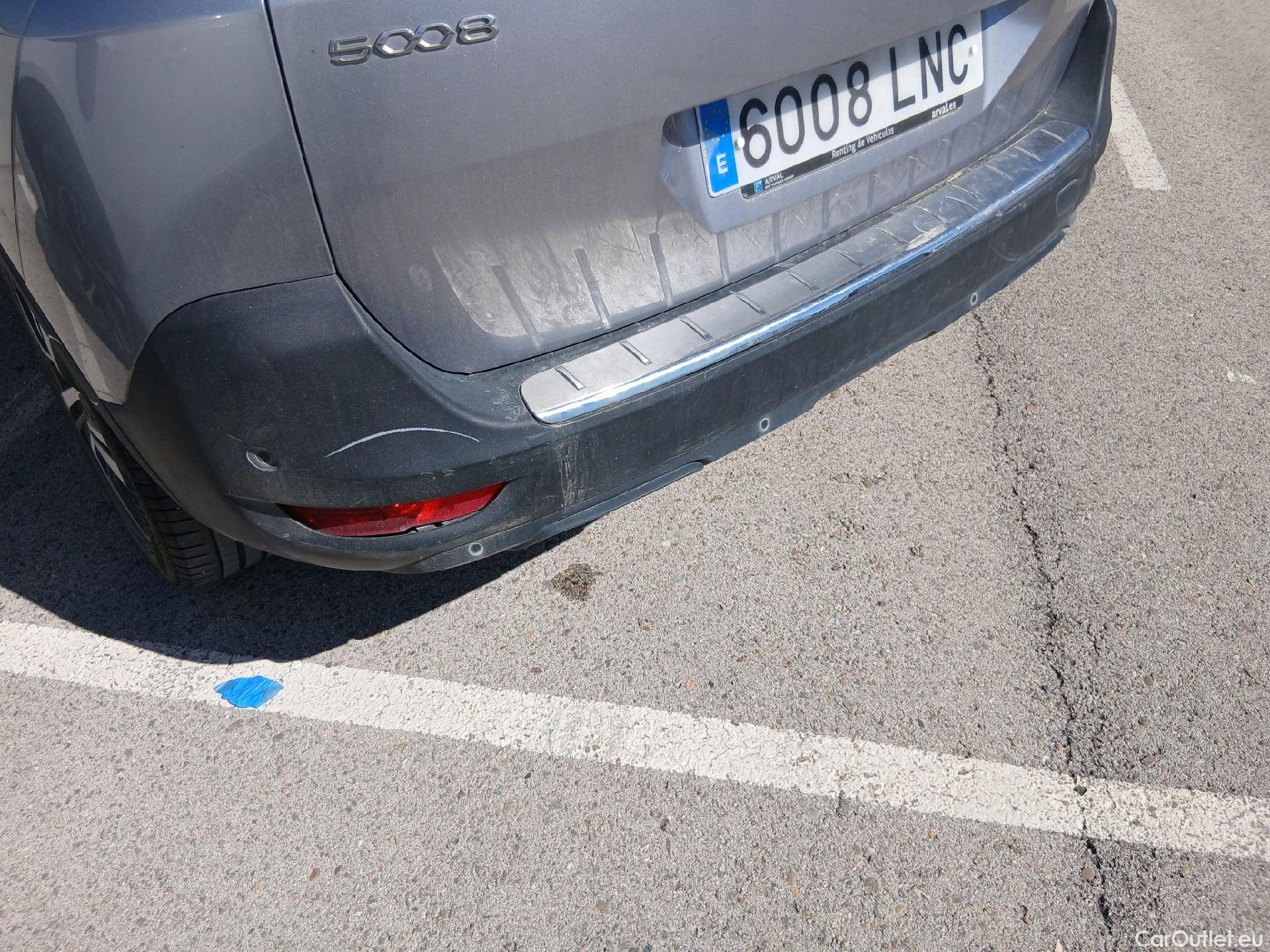  Peugeot  5008 PEUGEOT  / 2020 / 5P / todoterreno 1.5 BlueHDi 96kW S&S Allure Pack EAT8 #24