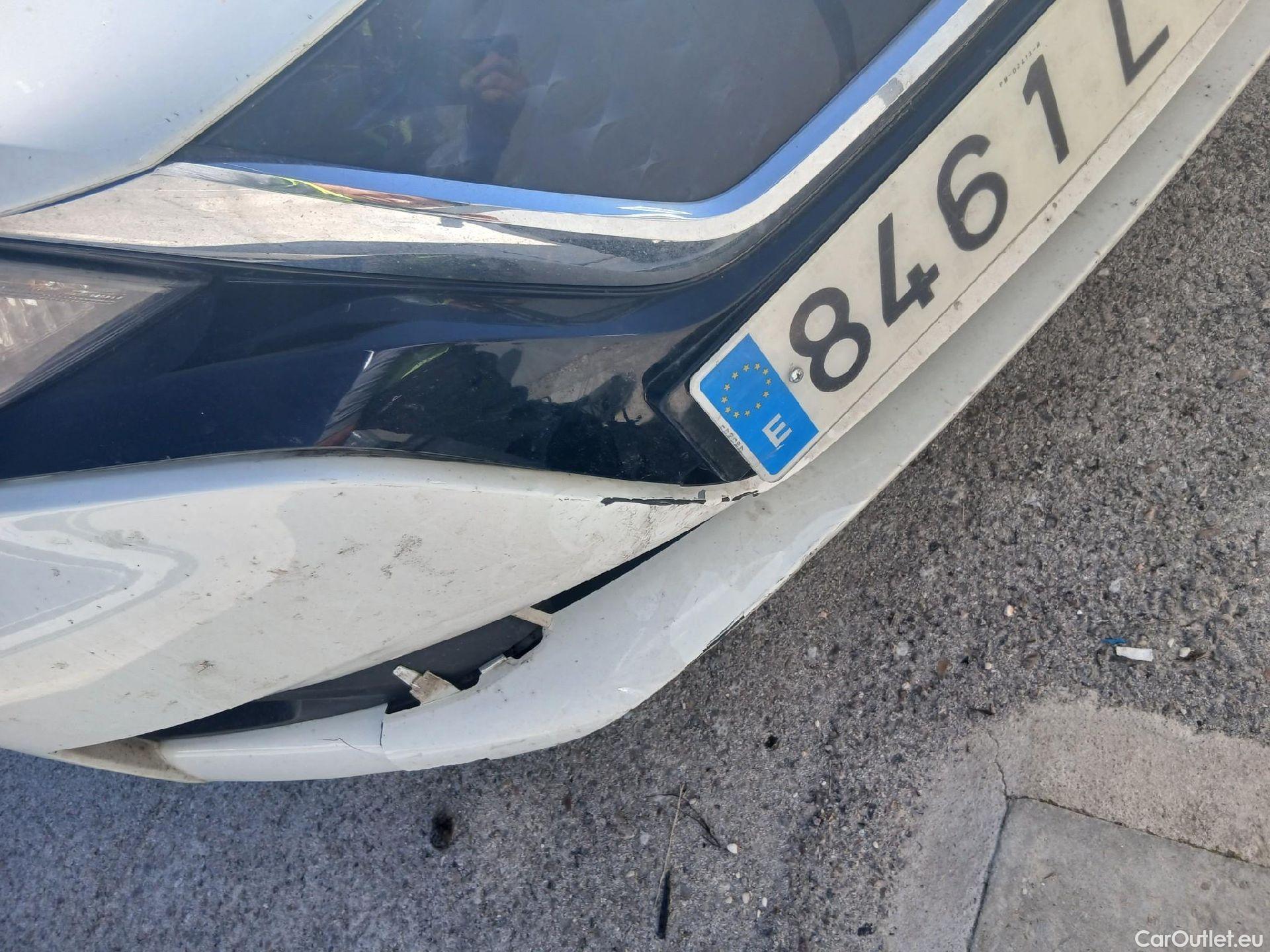  Nissan  Leaf NISSAN  / 2017 / 5P / berlina con portón 40kWh Acenta #9