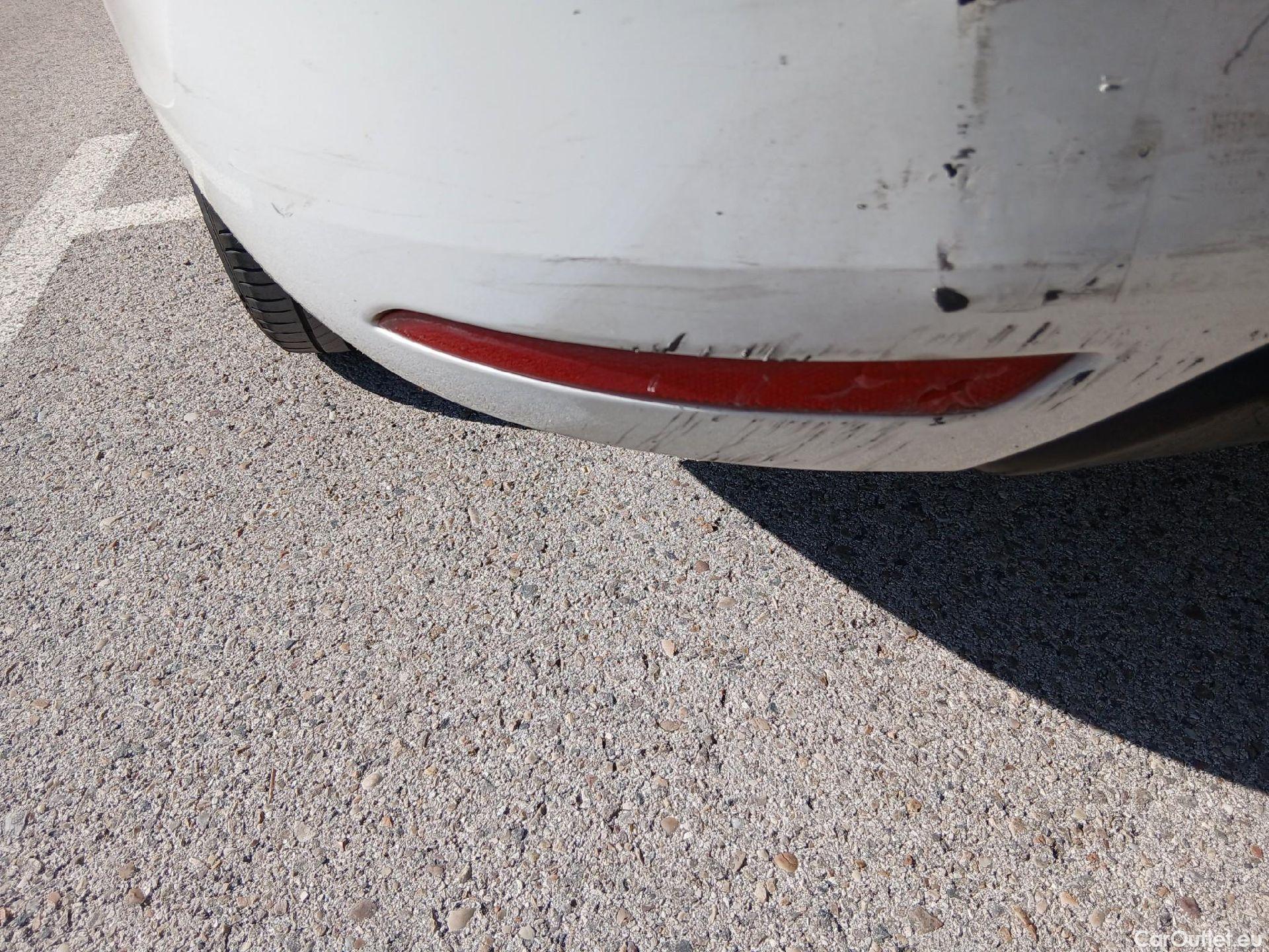  Peugeot  308 PEUGEOT  / 2017 / 5P / familiar SW Business Line BlueHDi 130 S&S 6vel MA #41