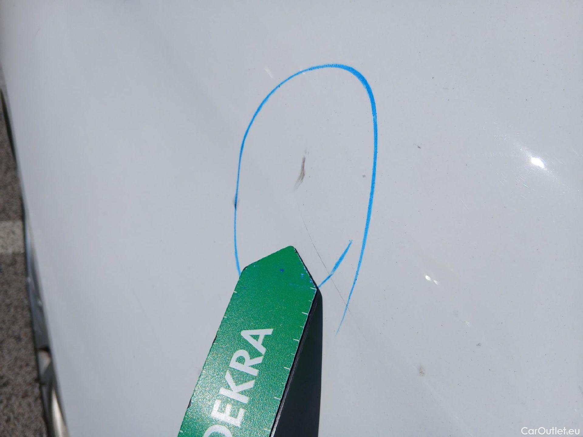  Peugeot  308 PEUGEOT  / 2017 / 5P / familiar SW Business Line BlueHDi 130 S&S 6vel MA #23