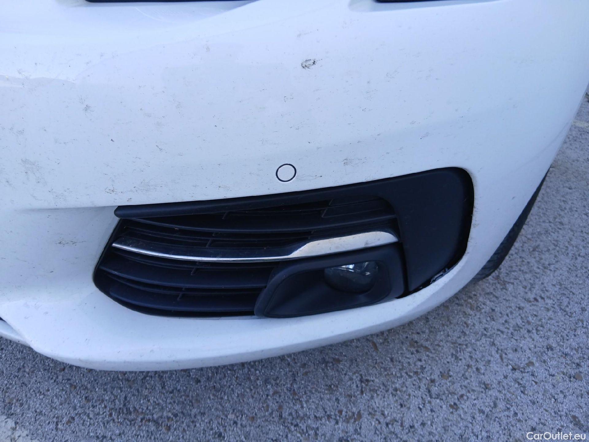  Peugeot  308 PEUGEOT  / 2017 / 5P / berlina con portón 5p Allure PureTech 130 S&S (CX) #7