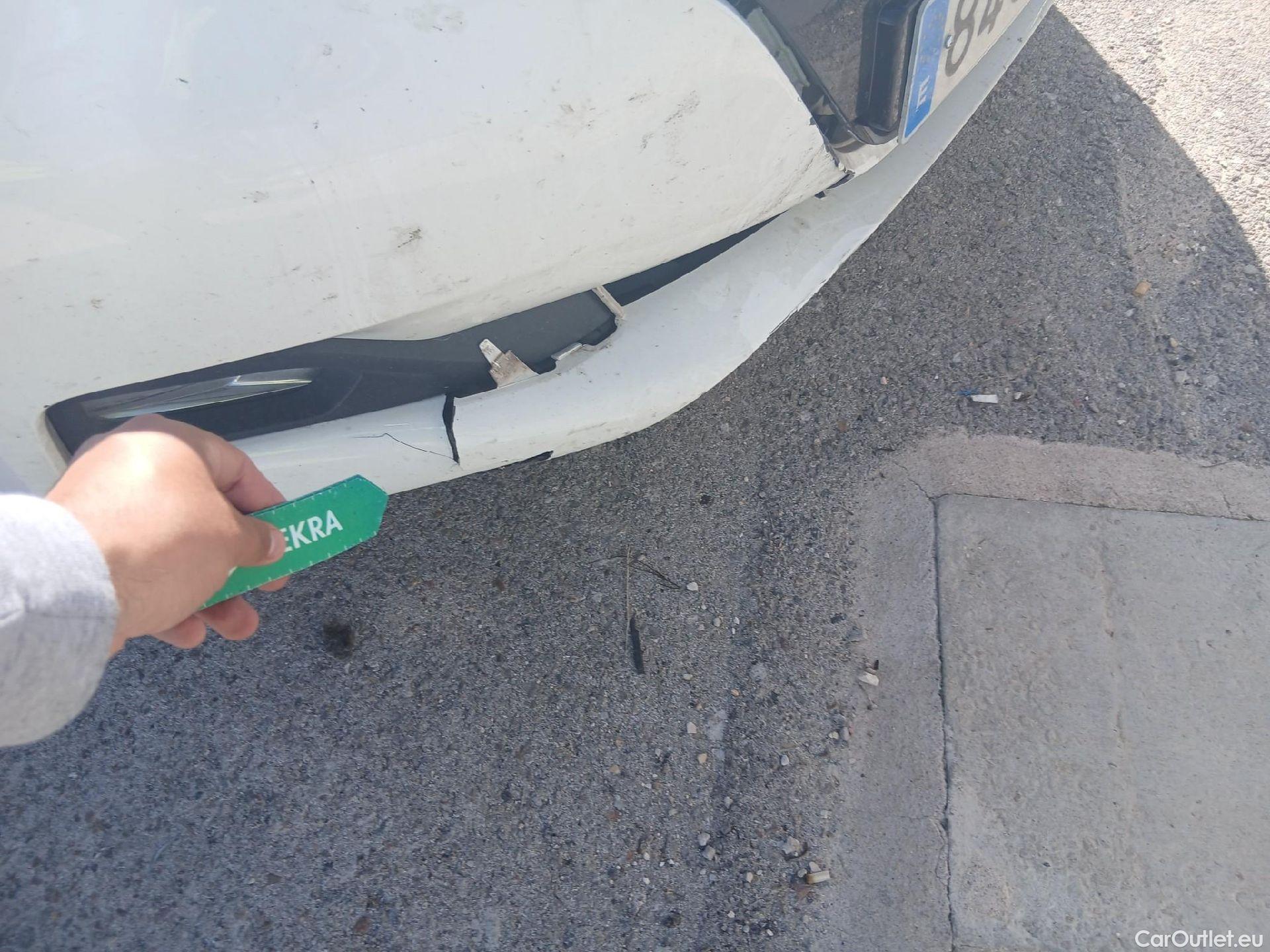  Nissan  Leaf NISSAN  / 2017 / 5P / berlina con portón 40kWh Acenta #6