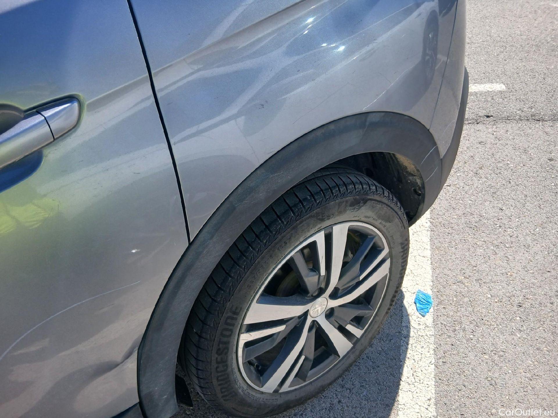  Peugeot  5008 PEUGEOT  / 2020 / 5P / todoterreno 1.5 BlueHDi 96kW S&S Allure Pack EAT8 #21