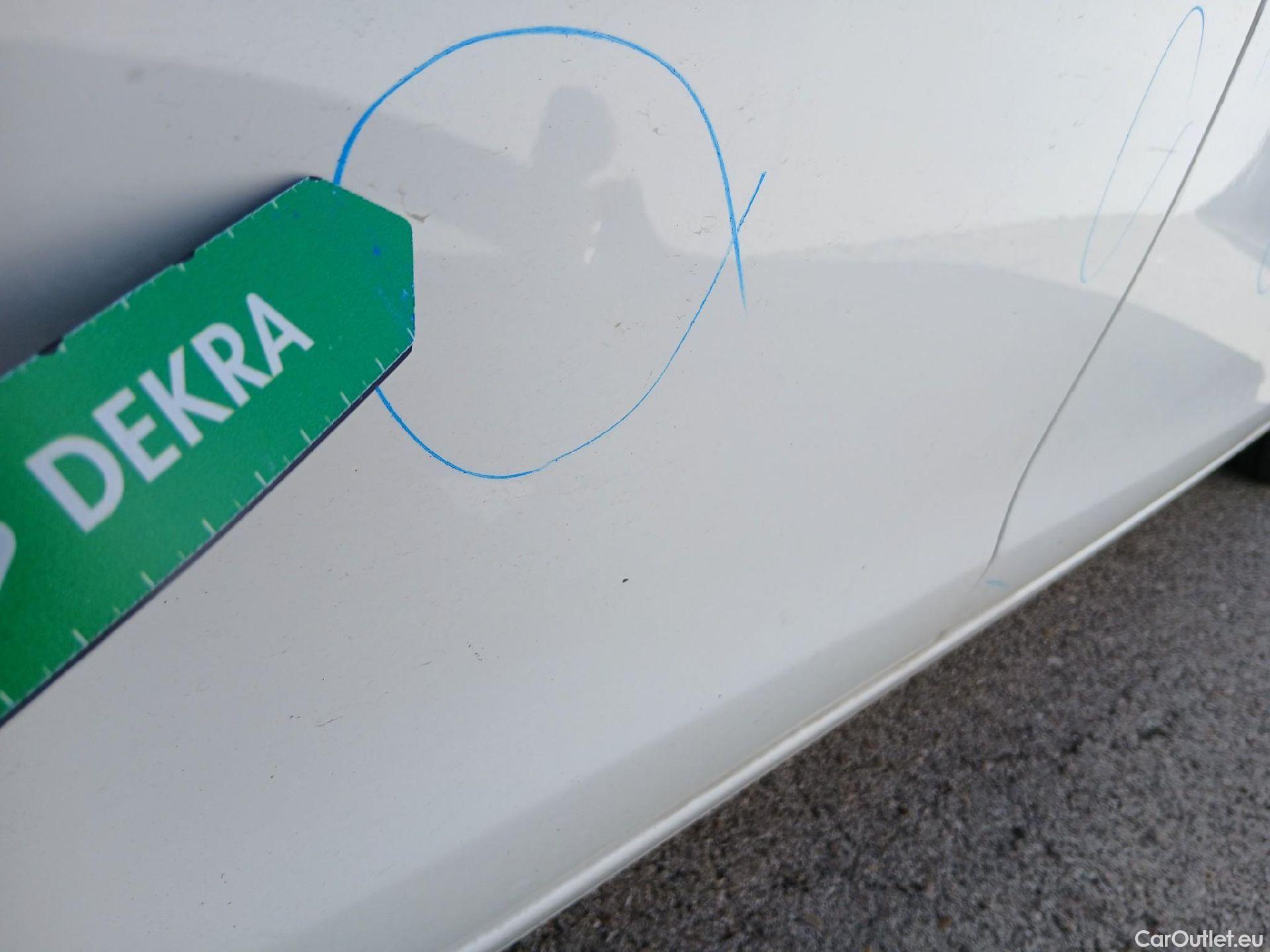  Peugeot  308 PEUGEOT  / 2017 / 5P / familiar SW Business Line BlueHDi 130 S&S 6vel MA #70